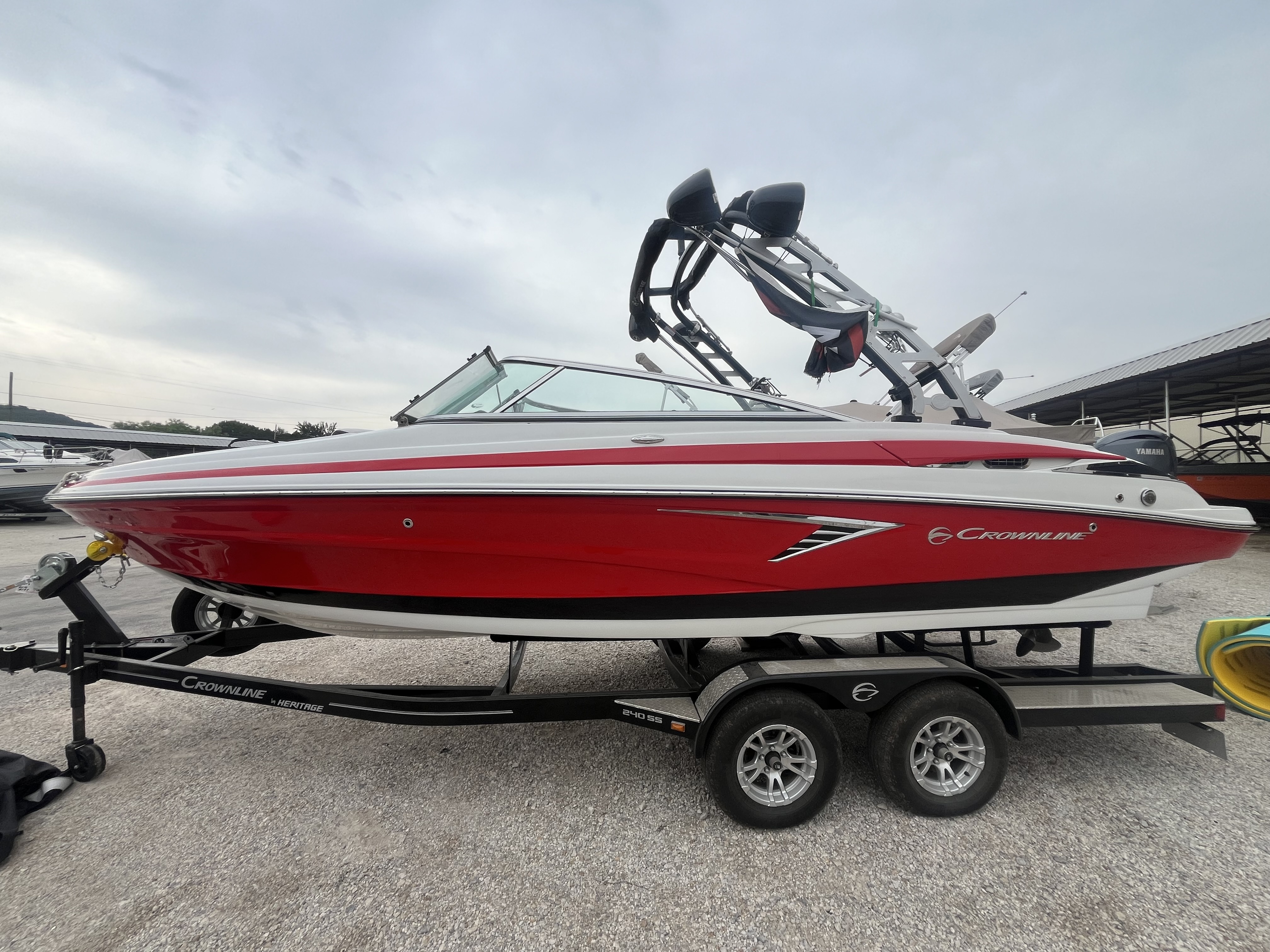 2022 Crownline 240 SS SURF in graford TX