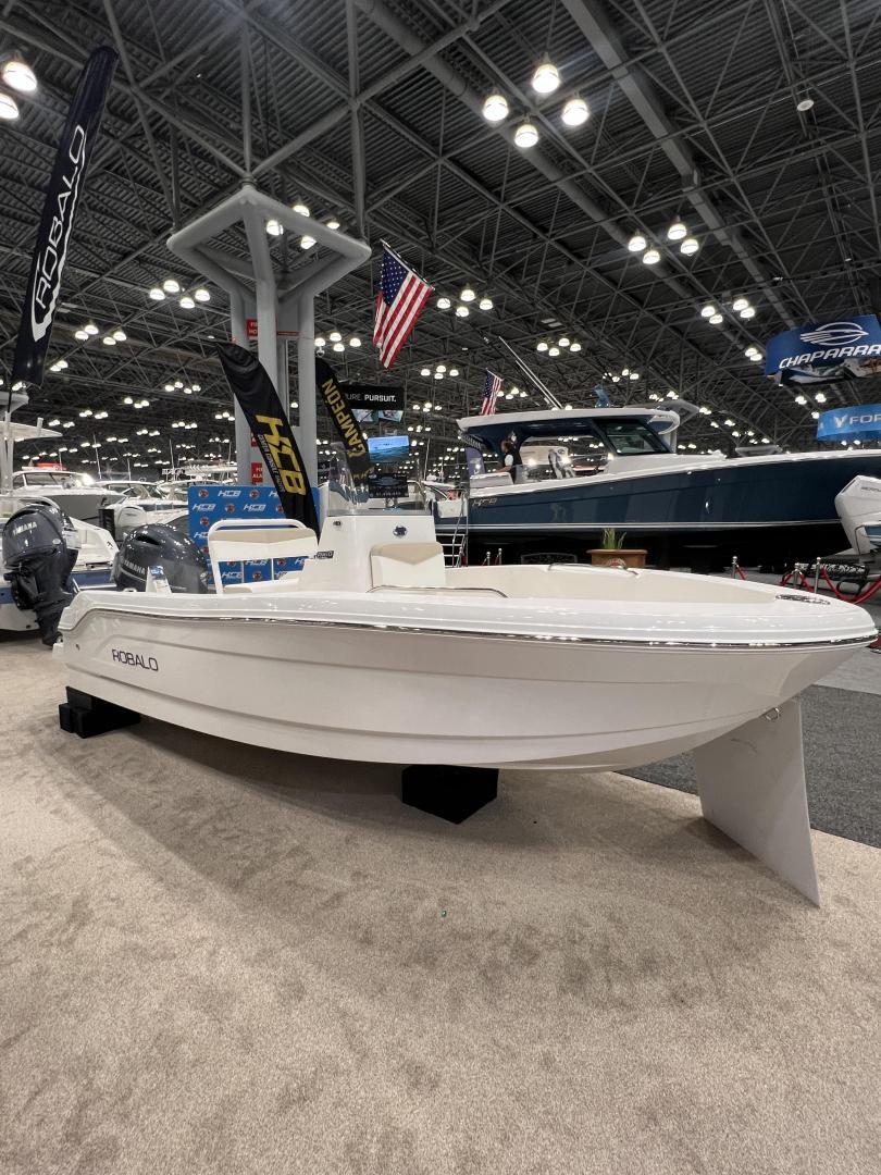 2025 Robalo R160 in islip terrace NY