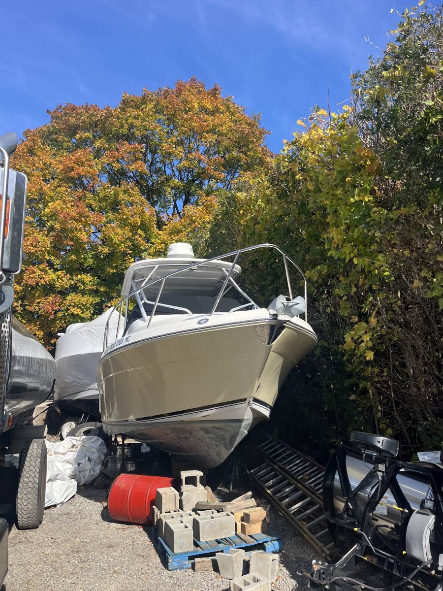 2006 Robalo R265 in islip terrace NY
