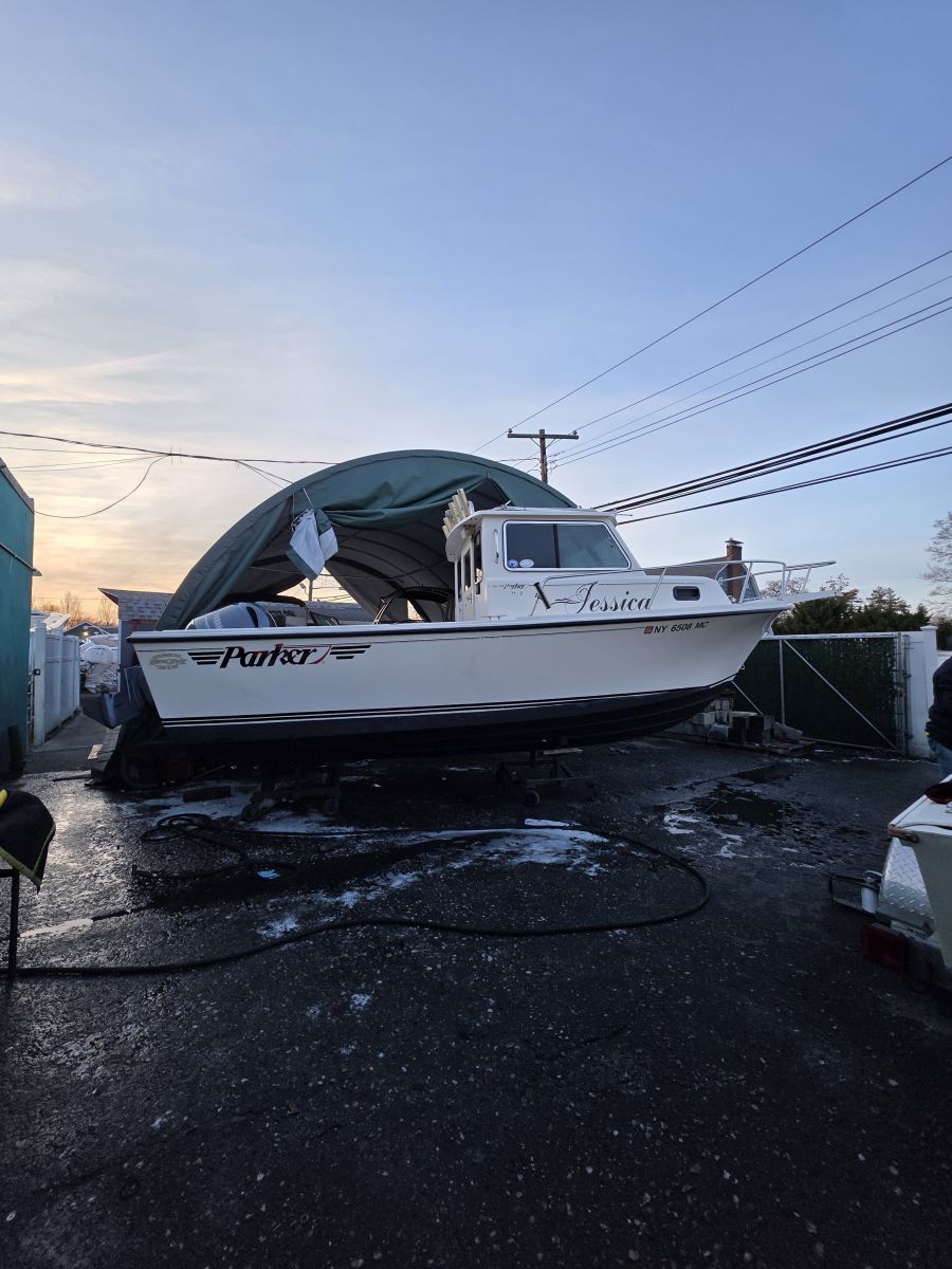 2006 Parker 2120 in islip terrace NY