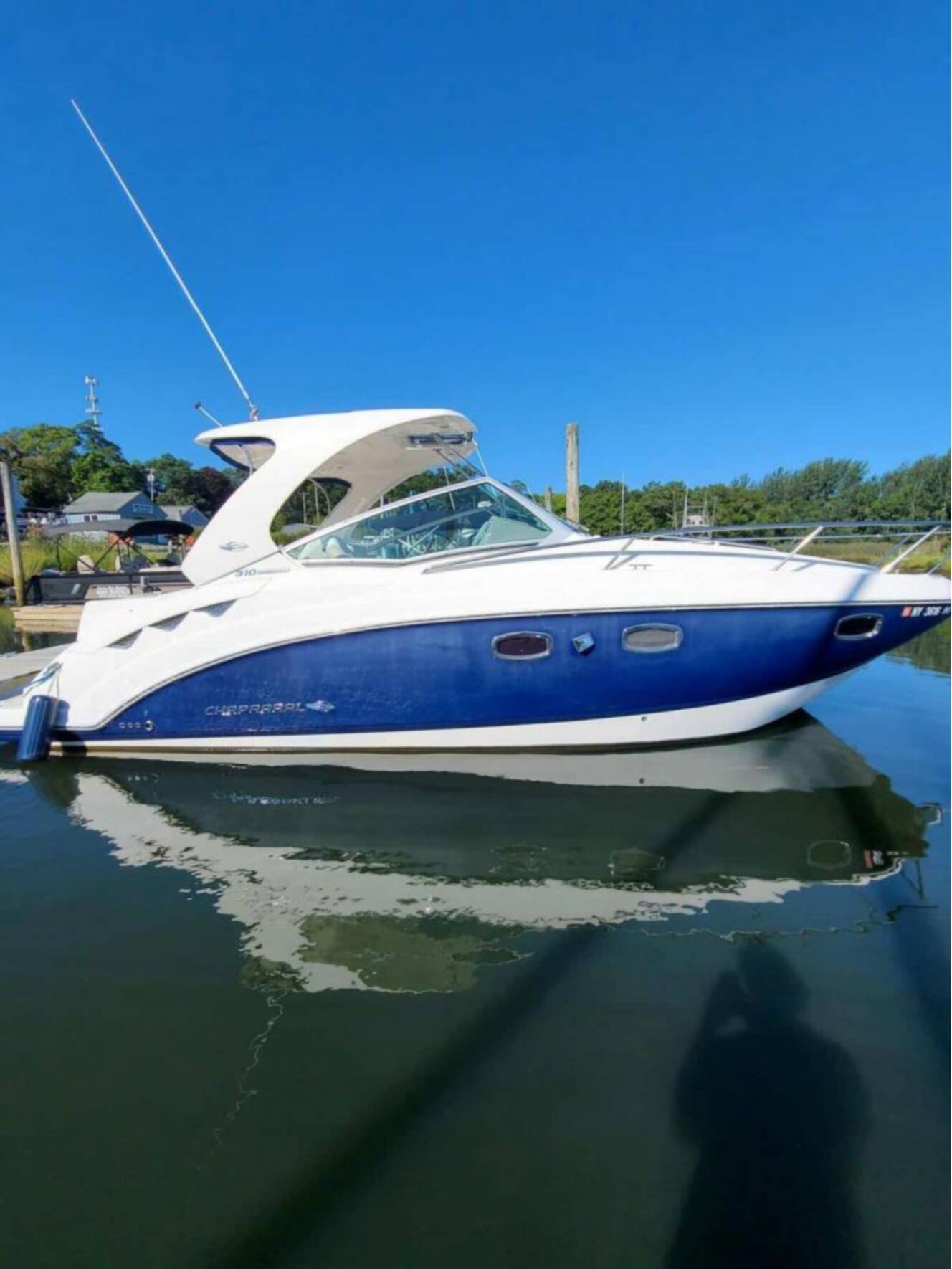 A photo of this 2010 Chaparral 310 Signature