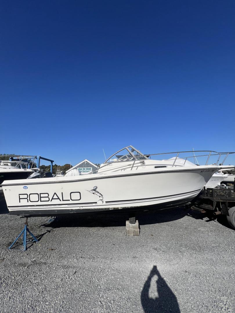 1996 Robalo 2140 in flanders NY