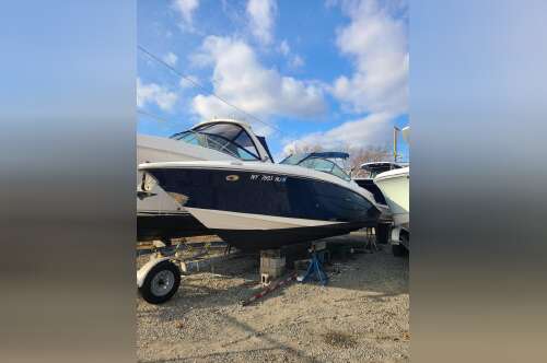 2013 Sea Ray 270SLX W 230 in lindenhurst NY