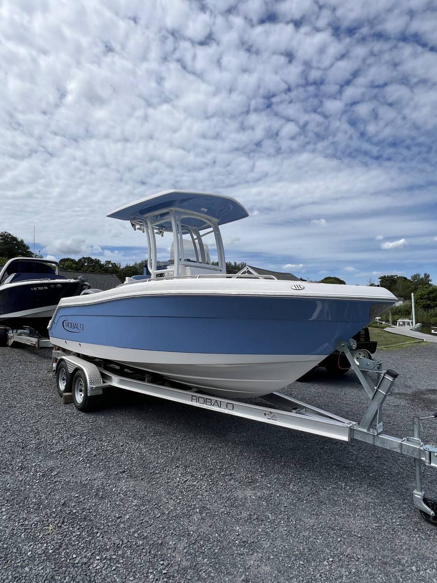 2025 Robalo R222EX in flanders NY