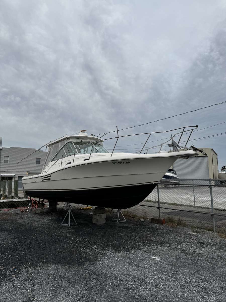 1999 Pursuit 3000 Express Express Cruiser Boat boat