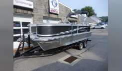 2025 Suncatcher FUSION 322C Pontoon Boat boat