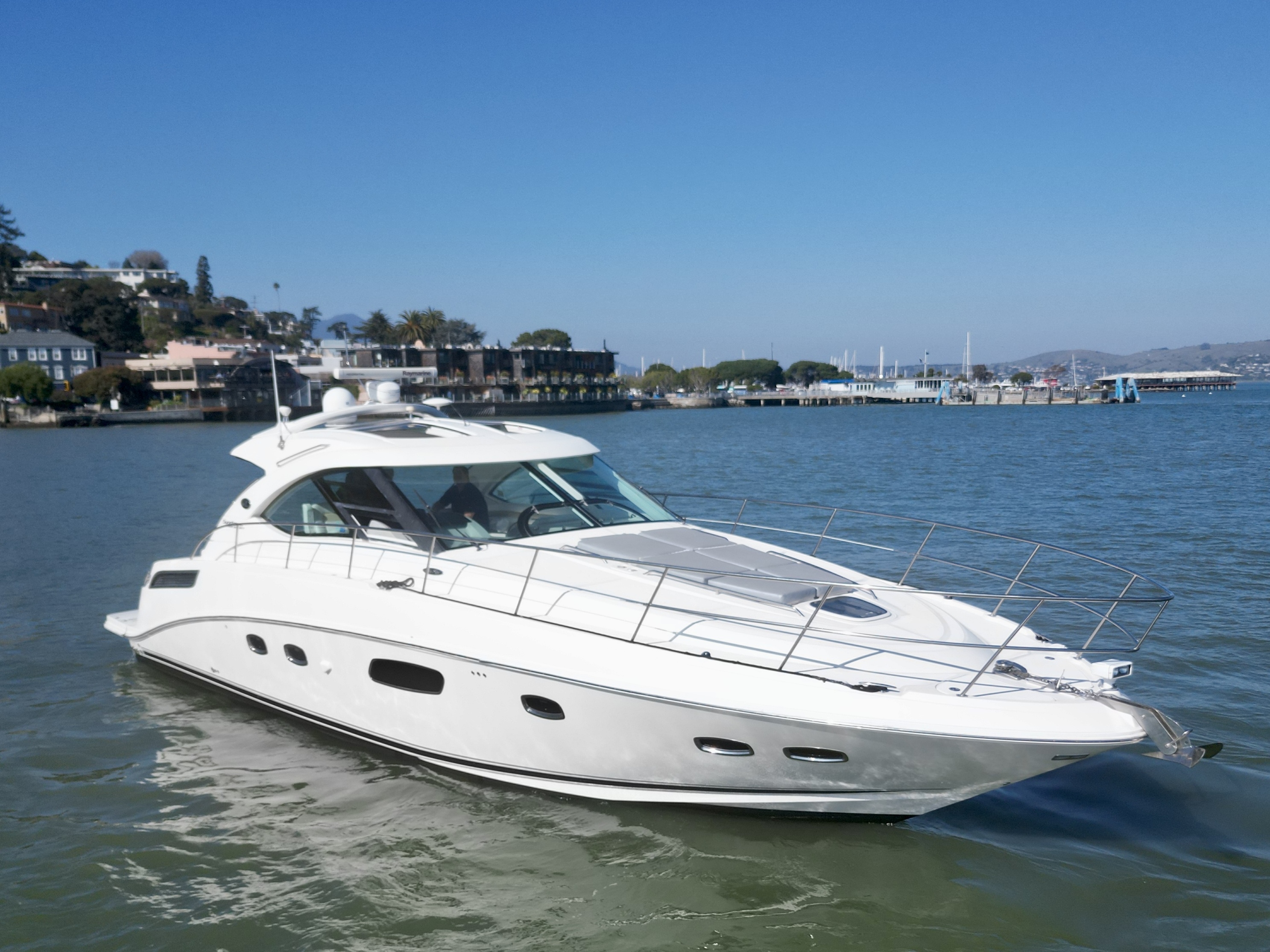 2010 Sea Ray 470 SUNDANCER Cruiser Boat boat