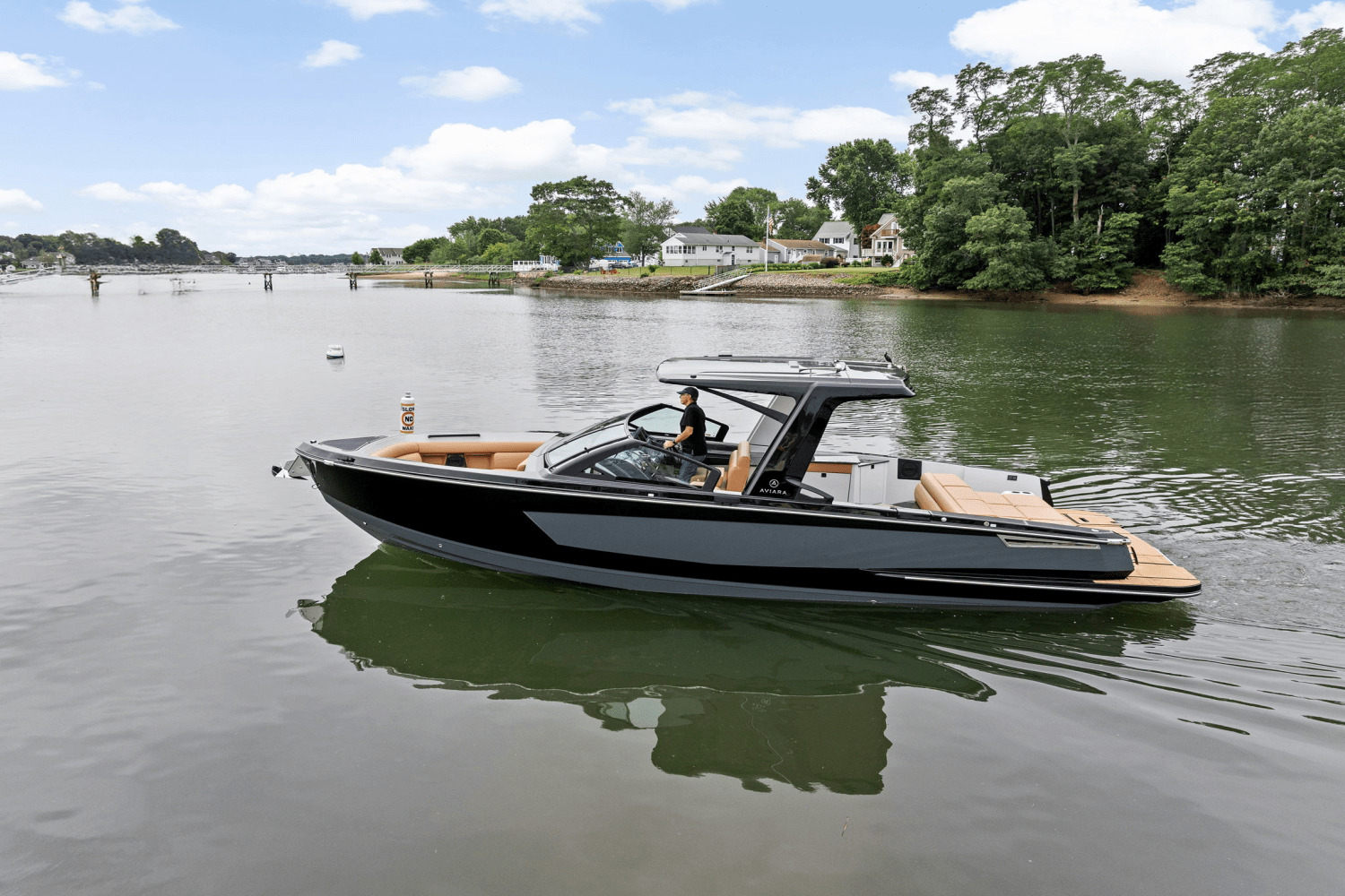 2024 Aviara AV32 Runabout Boat boat
