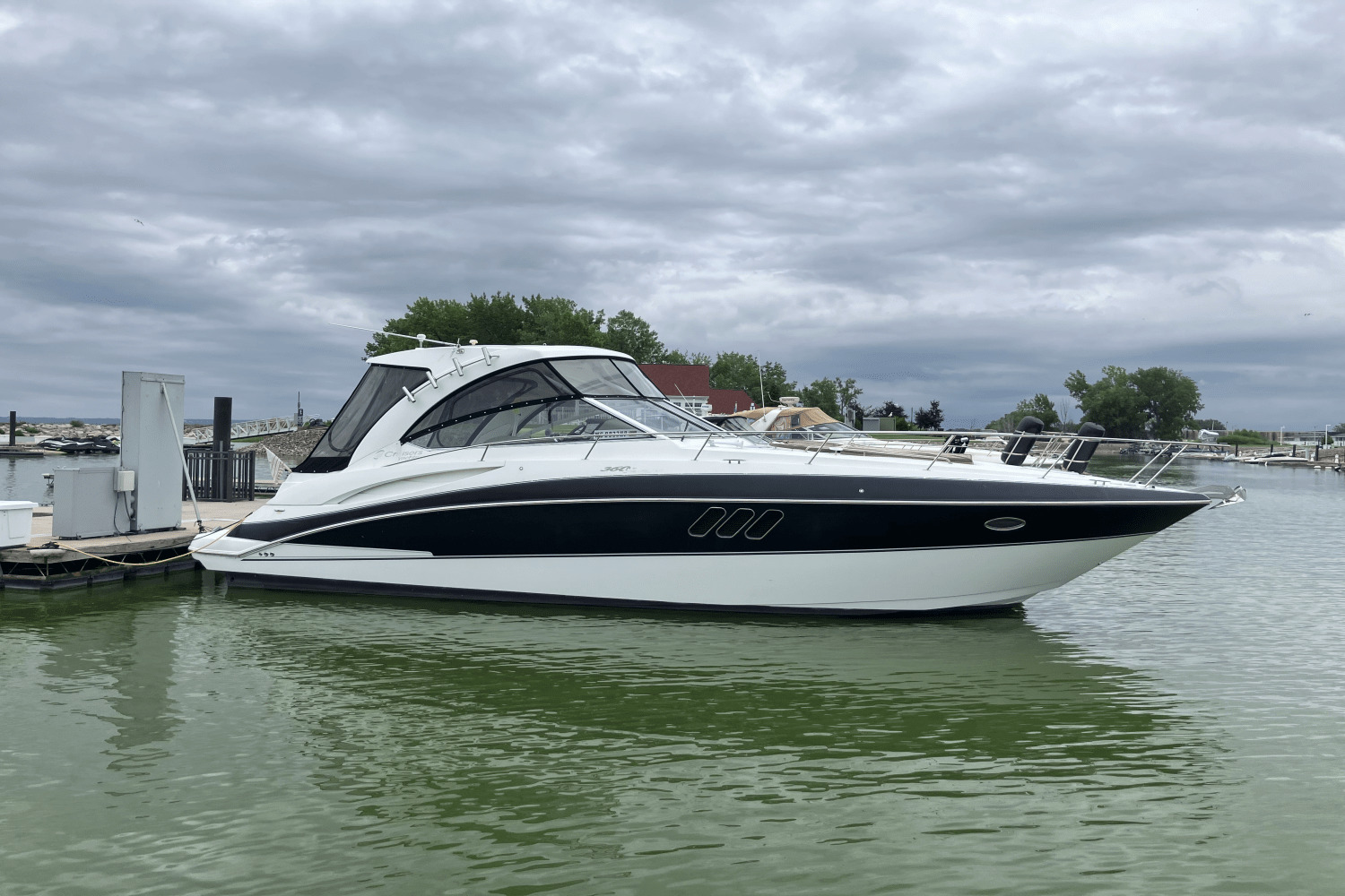 2008 Cruisers Yachts 360 EXPRESS in sturgeon bay WI