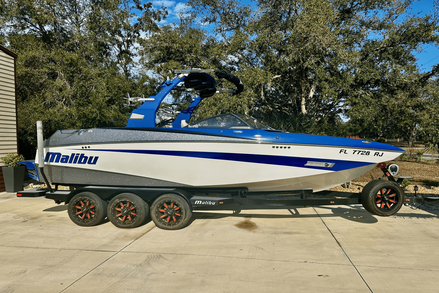 2017 Malibu M235 Ski and Wakeboard Boat boat