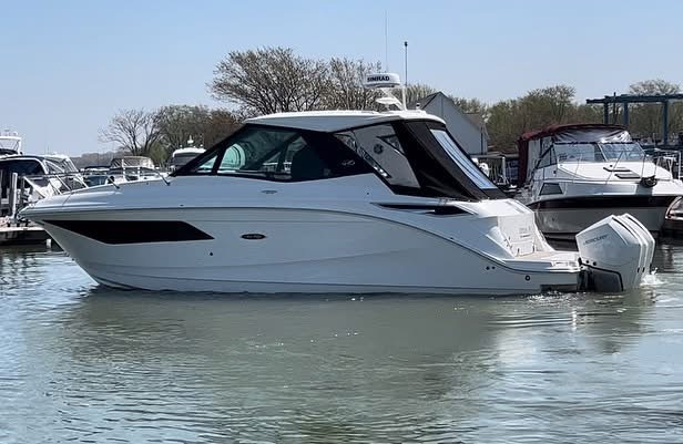 2023 Sea Ray 320 SUNDANCER OB 390 in marblehead OH