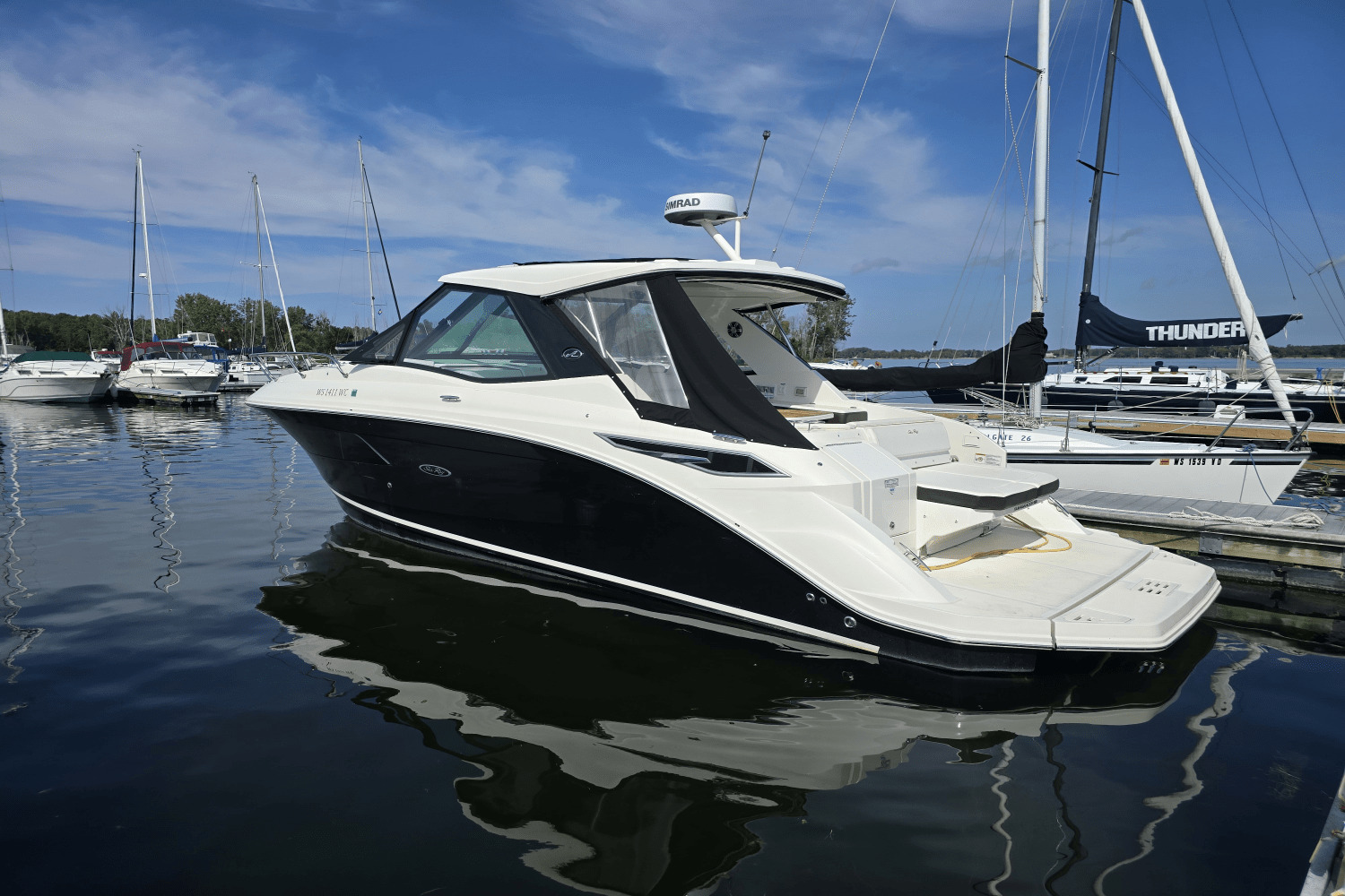 2021 Sea Ray 320 SUNDANCER COUPE 390 in sturgeon bay WI