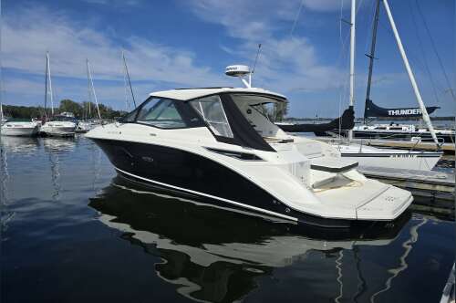 2021 Sea Ray 320 SUNDANCER COUPE 390 in sturgeon bay WI
