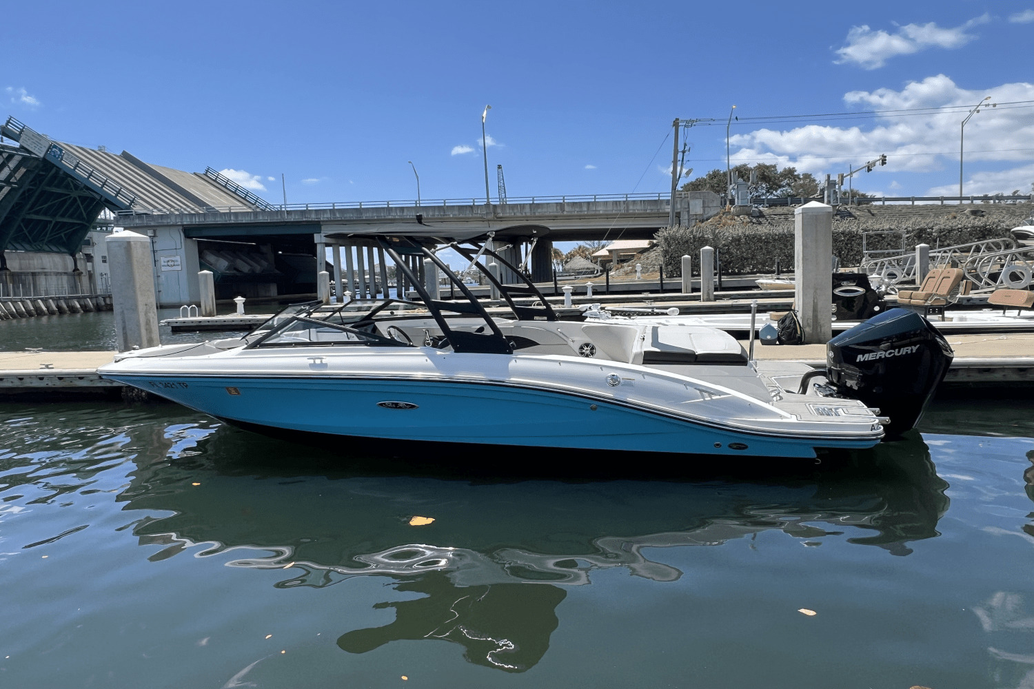 2023 Sea Ray SPX 210 Outboard in stuart FL