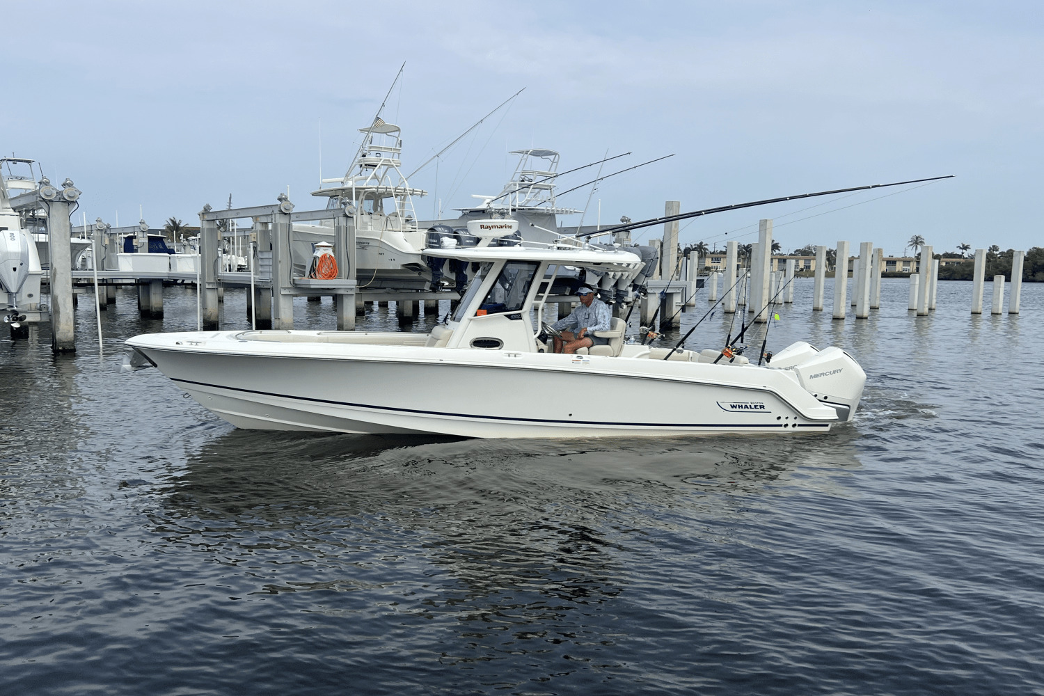 2019 Boston Whaler 280 OUTRAGE Center Console Boat boat
