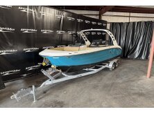 Sea Ray SDX 270 Surf Review image