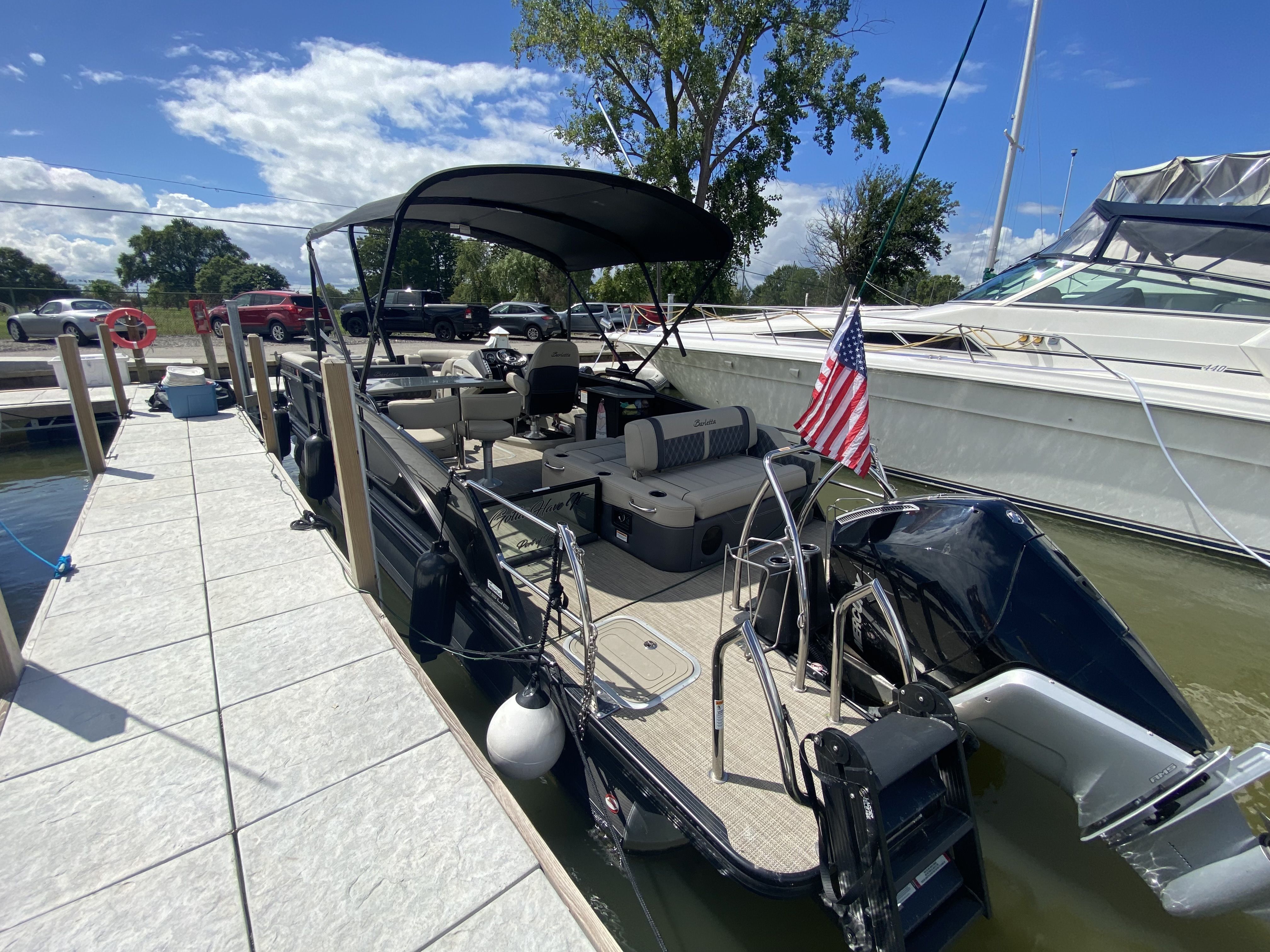 2023 Barletta LUSSO 25UETT 25UE TRI-TOON in marblehead OH