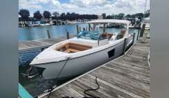2024 Aviara AV40 Bowrider Boat boat