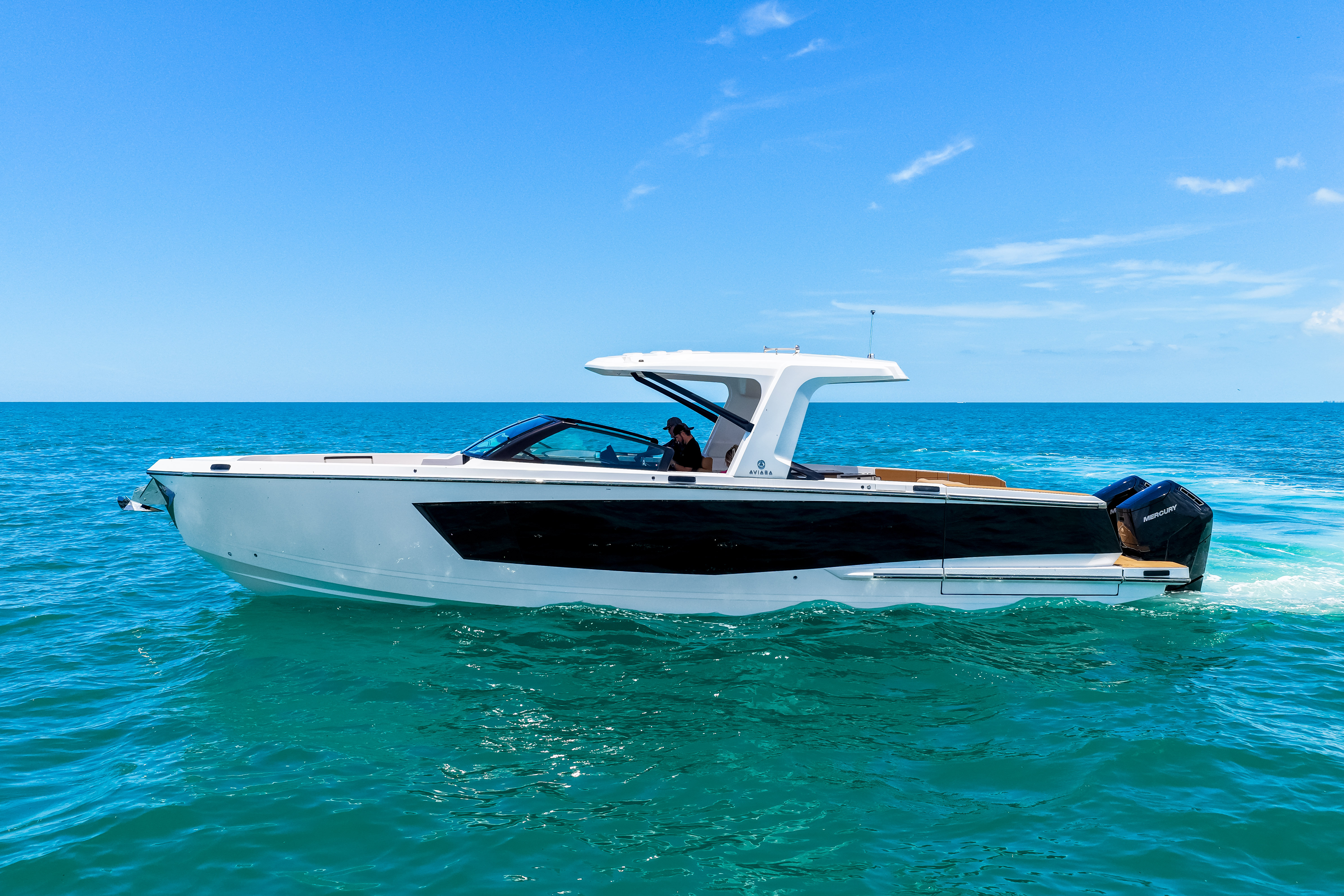 2024 Aviara AV40 Outboard Runabout Boat boat