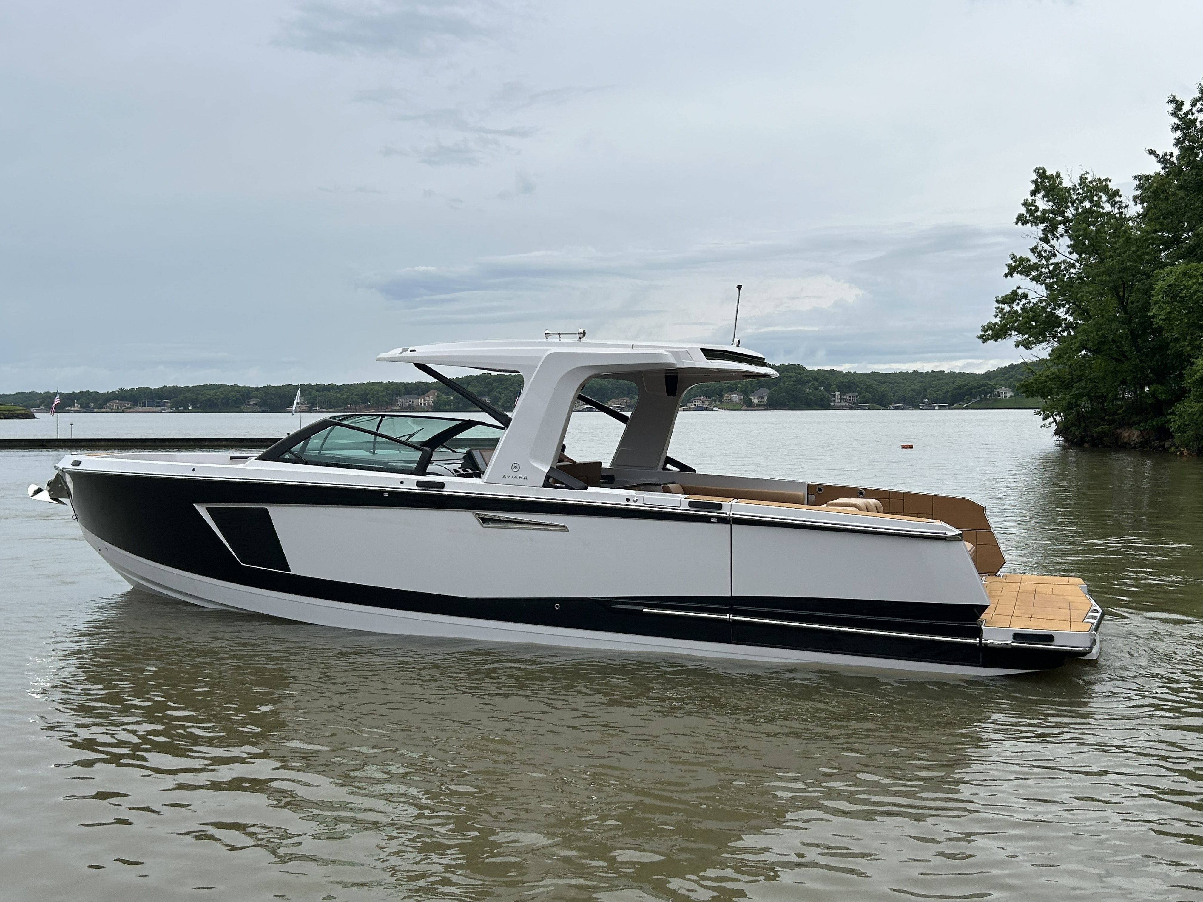 2025 Aviara AV40 Sport Cruiser Boat boat