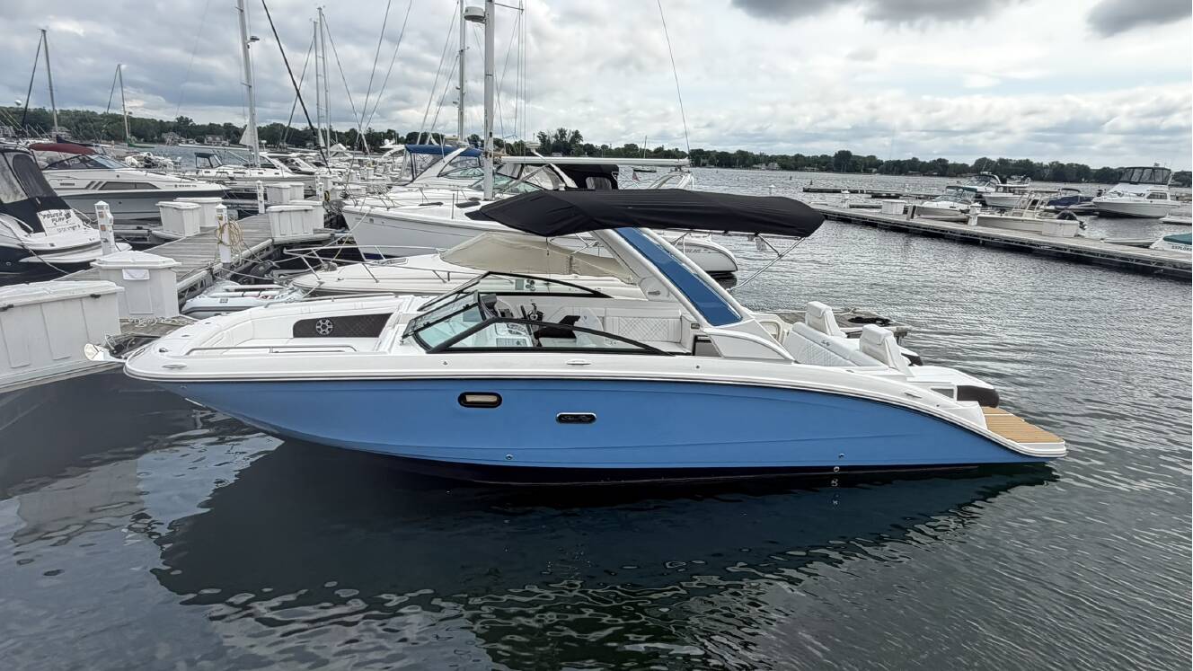 A photo of this 2026 Sea Ray SDX 290