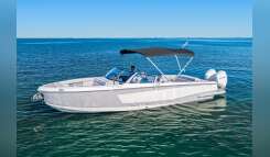 2025 Aviara AV28 Outboard Runabout Boat boat