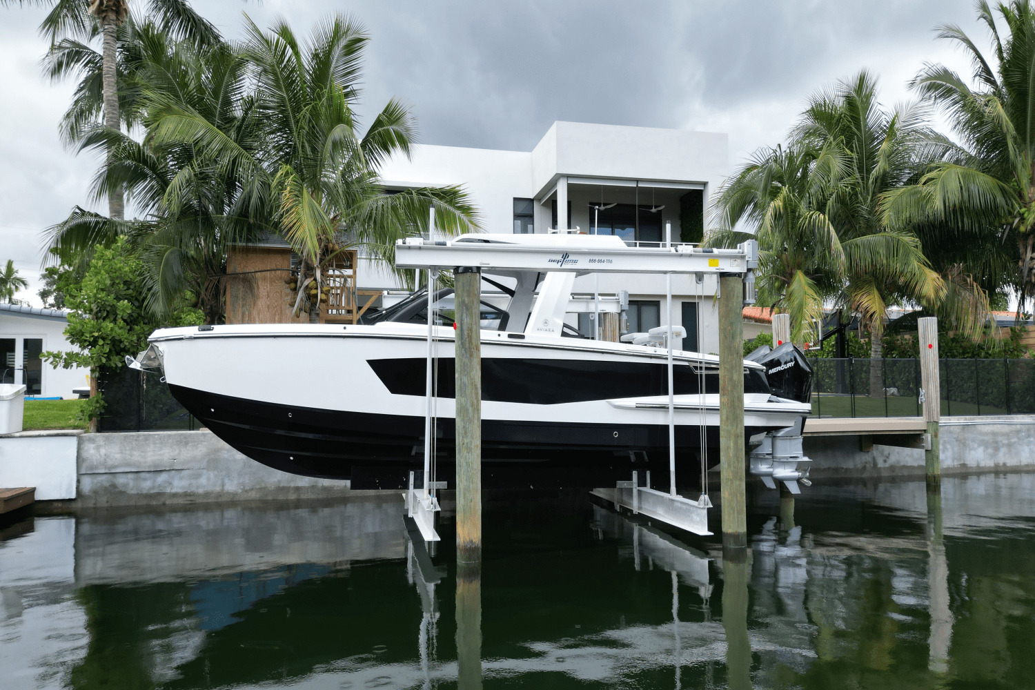 2023 Aviara AV32 Outboard in miami FL