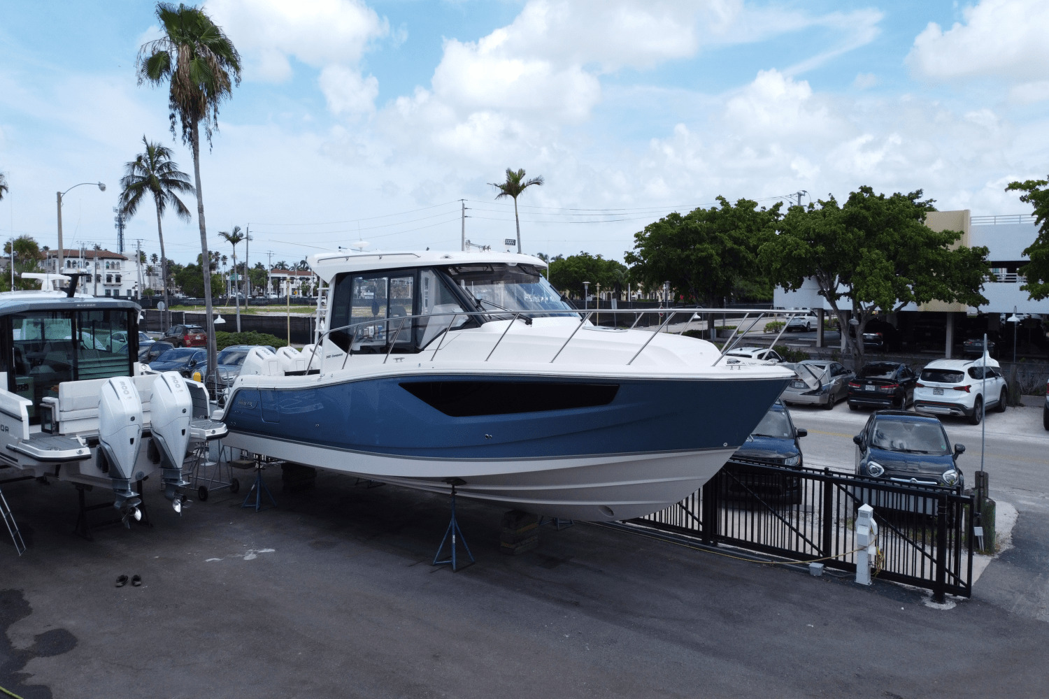 2025 Boston Whaler 365 Conquest 405 in naples FL