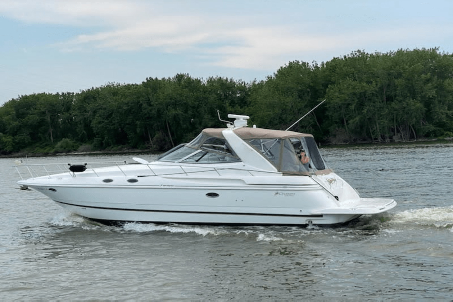 2001 Cruisers Yachts 3870 EXPRESS Cruiser Boat boat