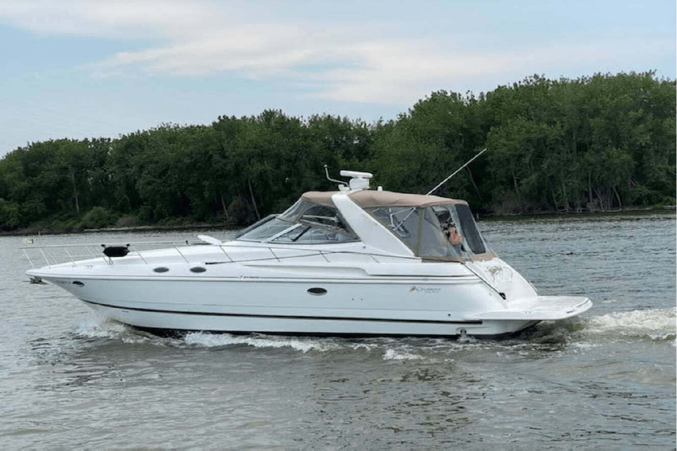 A photo of this 2001 Cruisers Yachts 3870 EXPRESS
