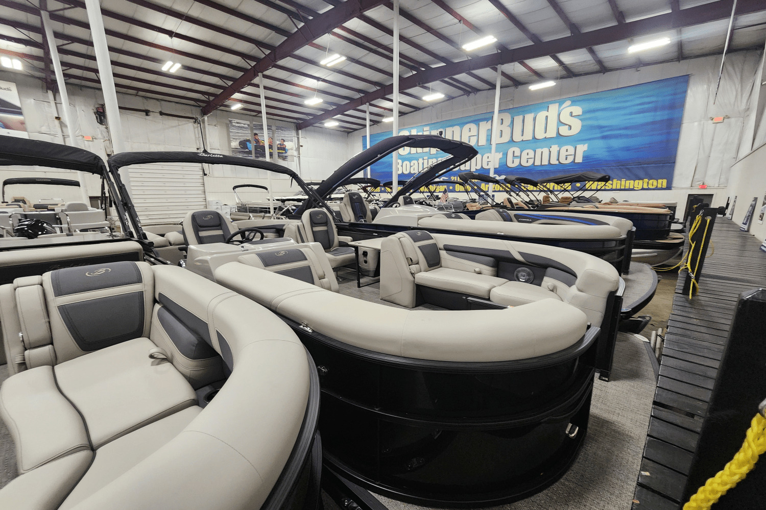 2025 Barletta Cabrio Pontoon Boat boat