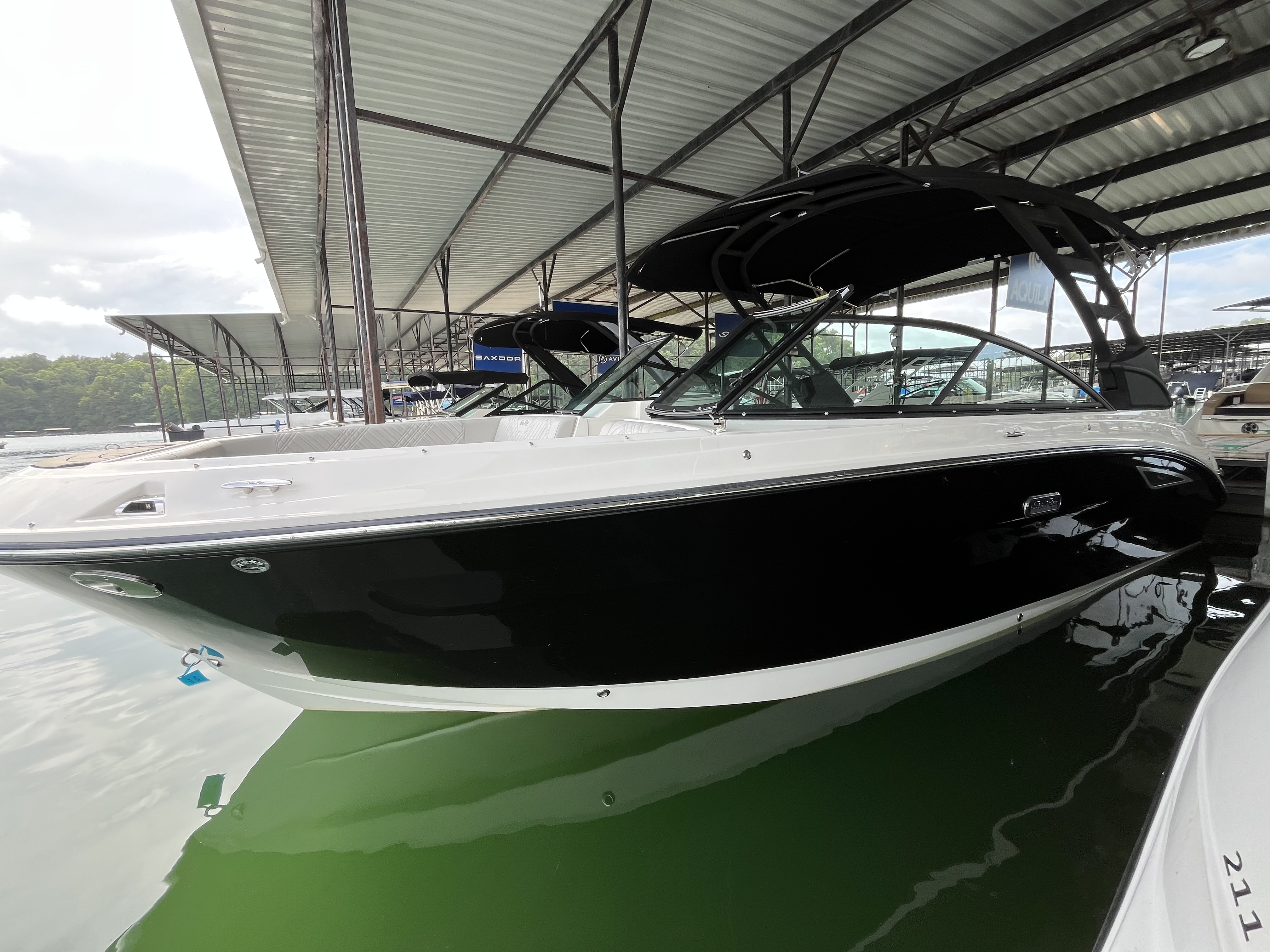 2025 Sea Ray SDX 250 Bowrider Boat boat