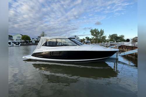 2022 Regal 36 Grande Coupe in marblehead OH