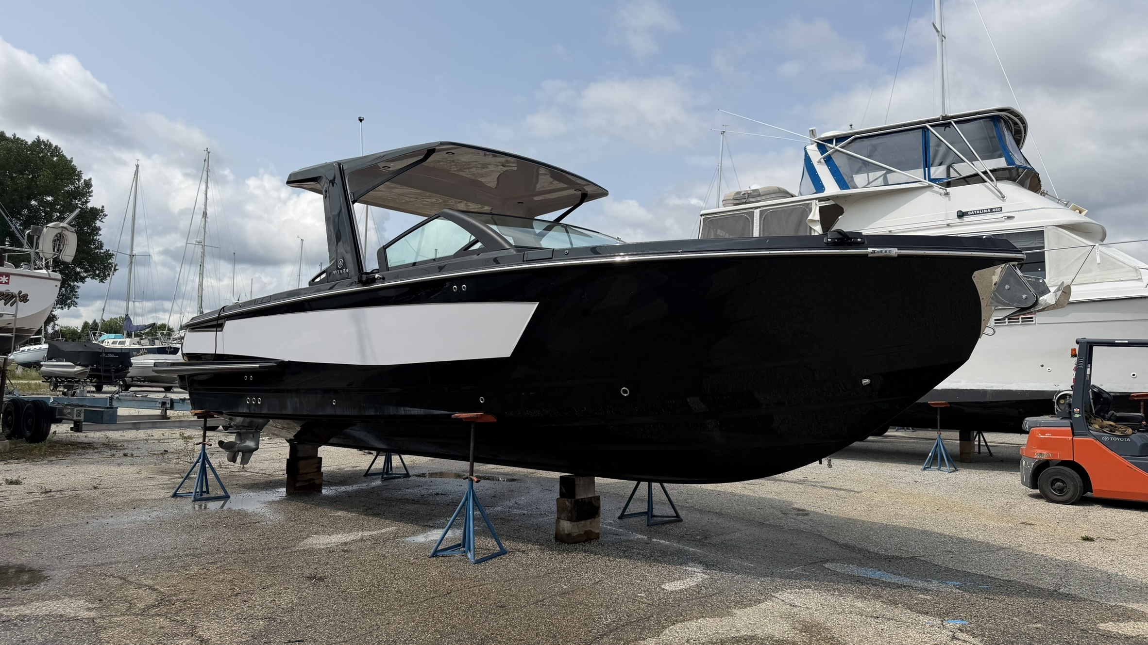 2024 Aviara AV32 Bowrider Boat boat