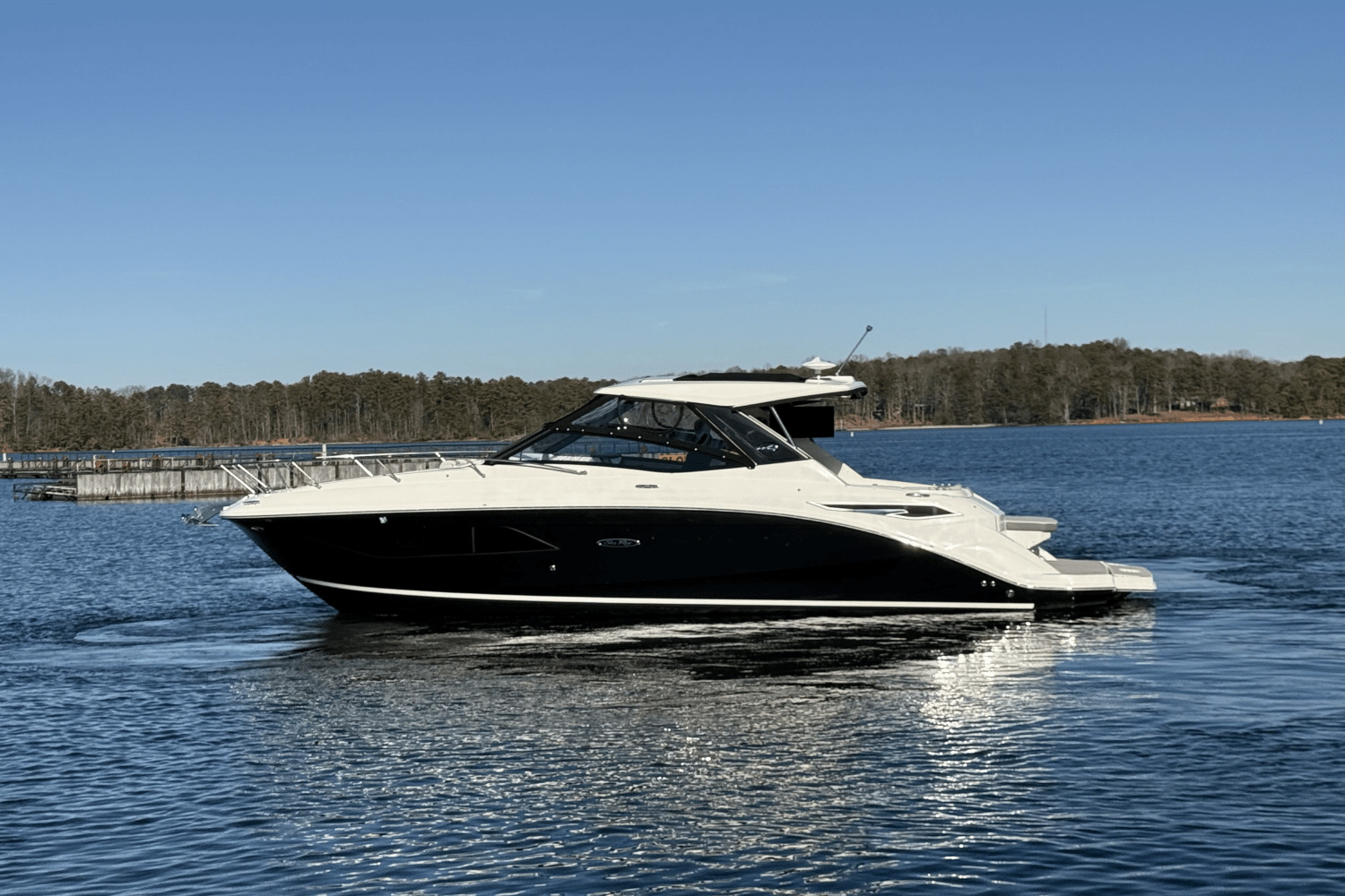 2023 Sea Ray 320 SUNDANCER Sport Cruiser Boat boat