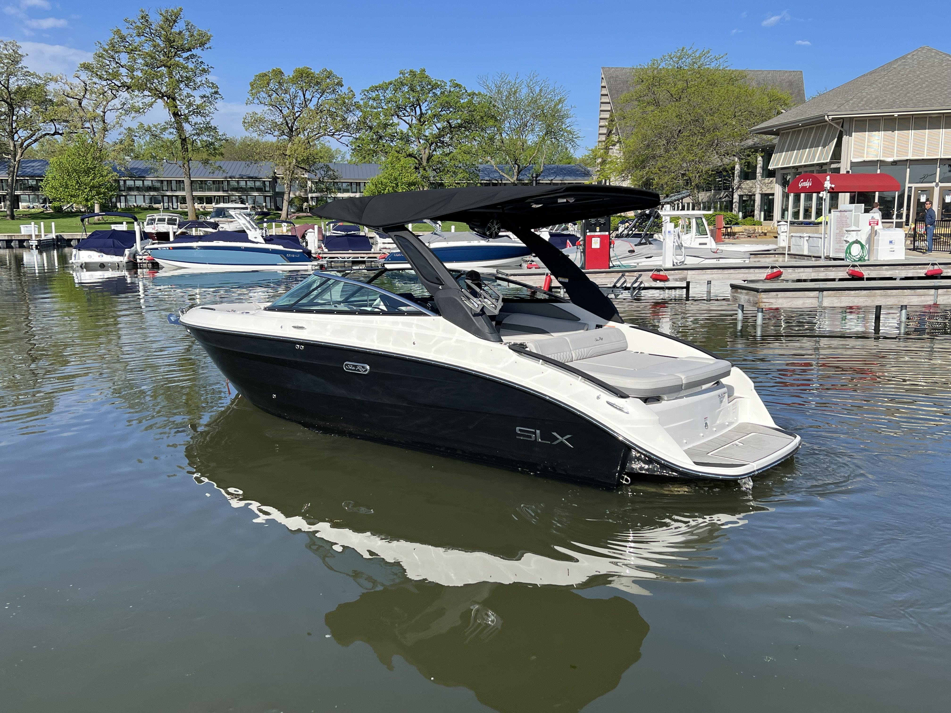2024 Sea Ray SLX 260 Surf in walworth WI