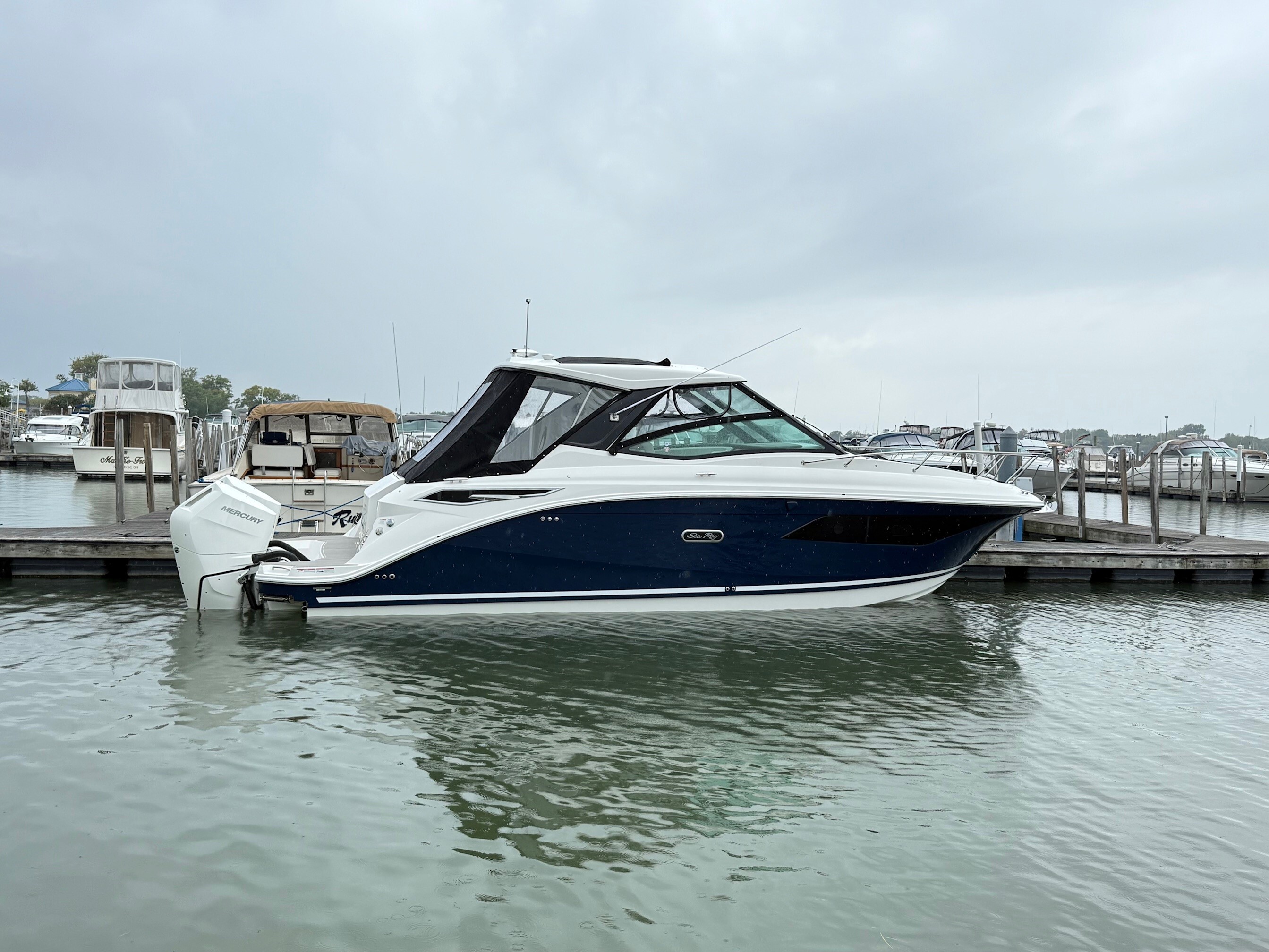 2026 Sea Ray Sundancer 320 Outboard 390 in marblehead OH
