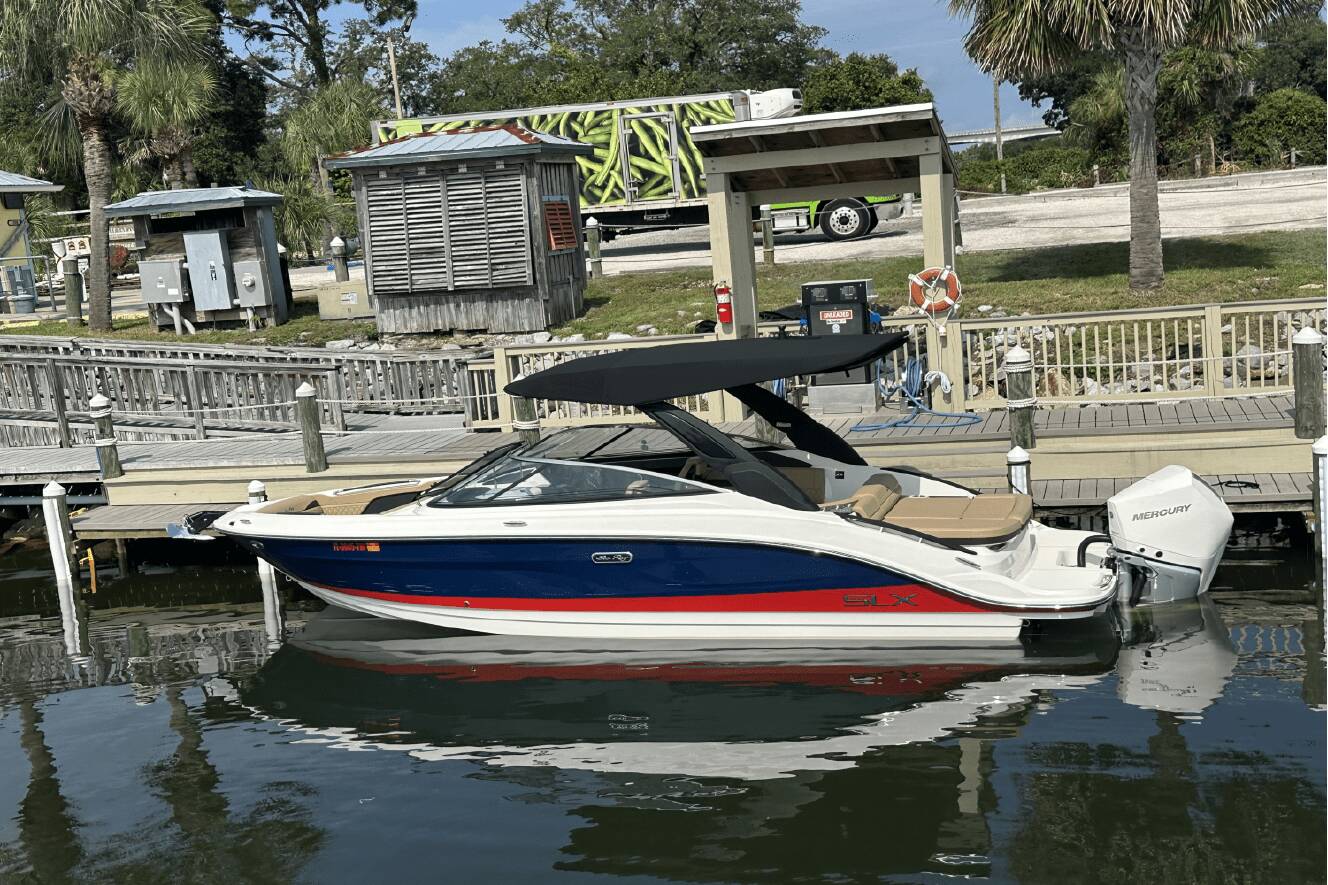 A photo of this 2024 Sea Ray SLX 260 Outboard