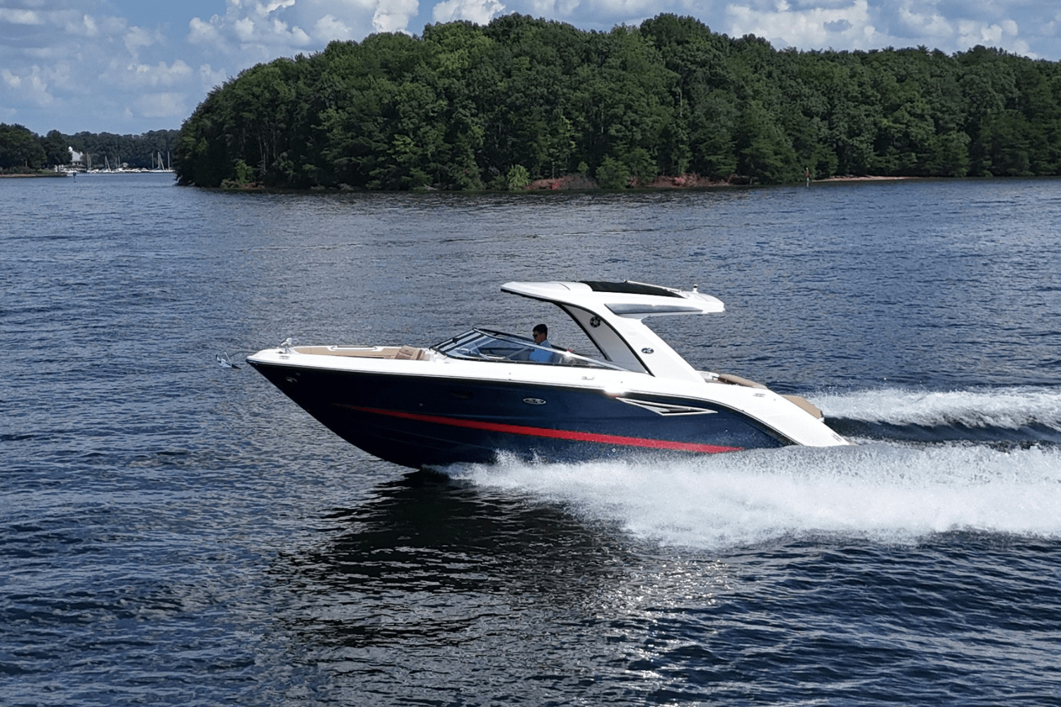 2026 Sea Ray SLX 310 in cornelius NC