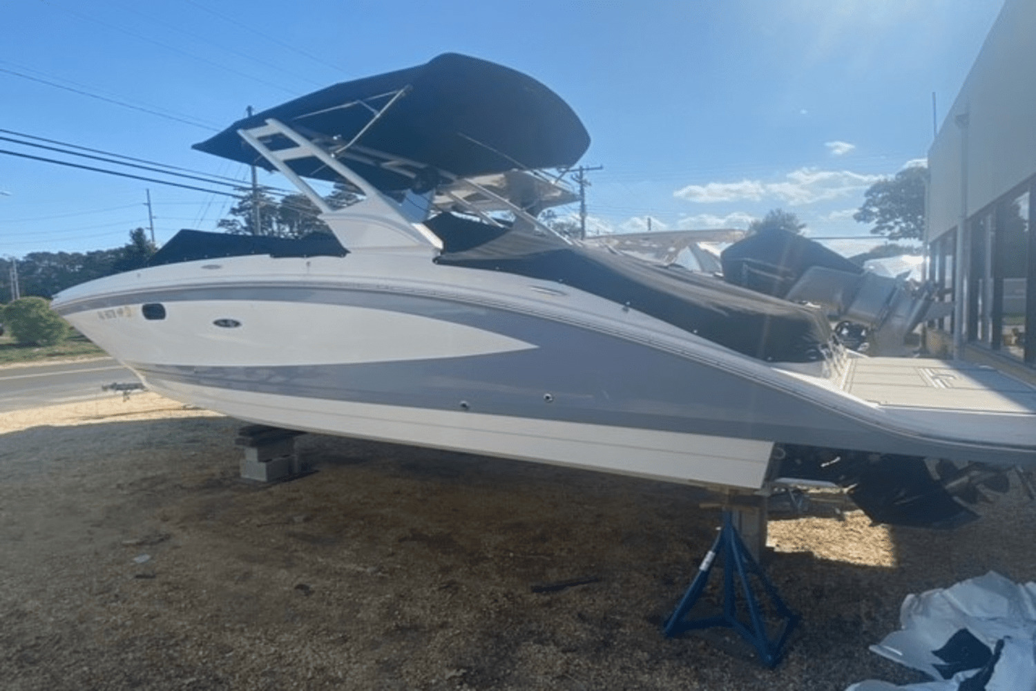 2021 Sea Ray 270 SDX Dual Console Boat boat