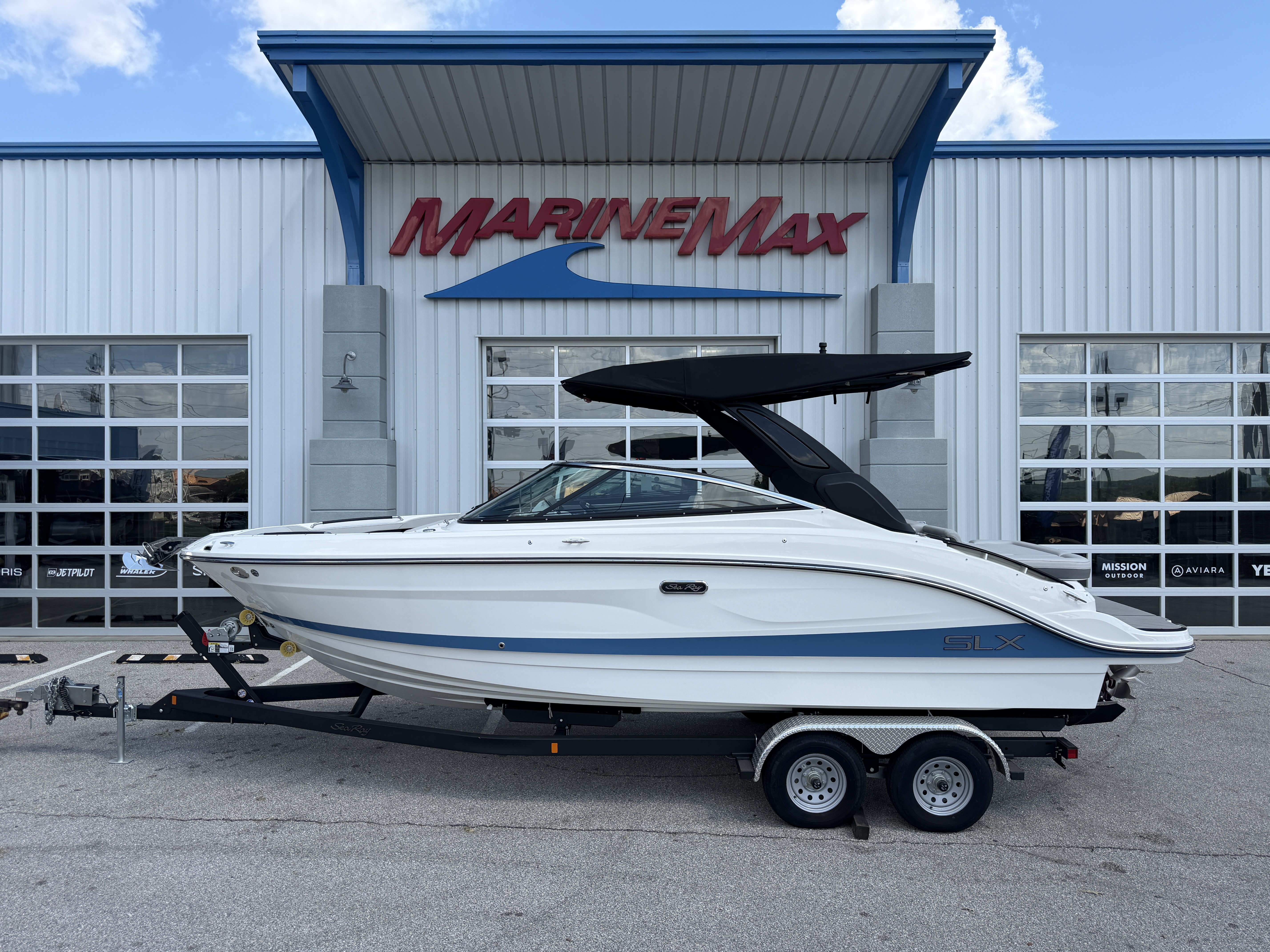 2026 Sea Ray SLX 260 Bowrider Boat boat