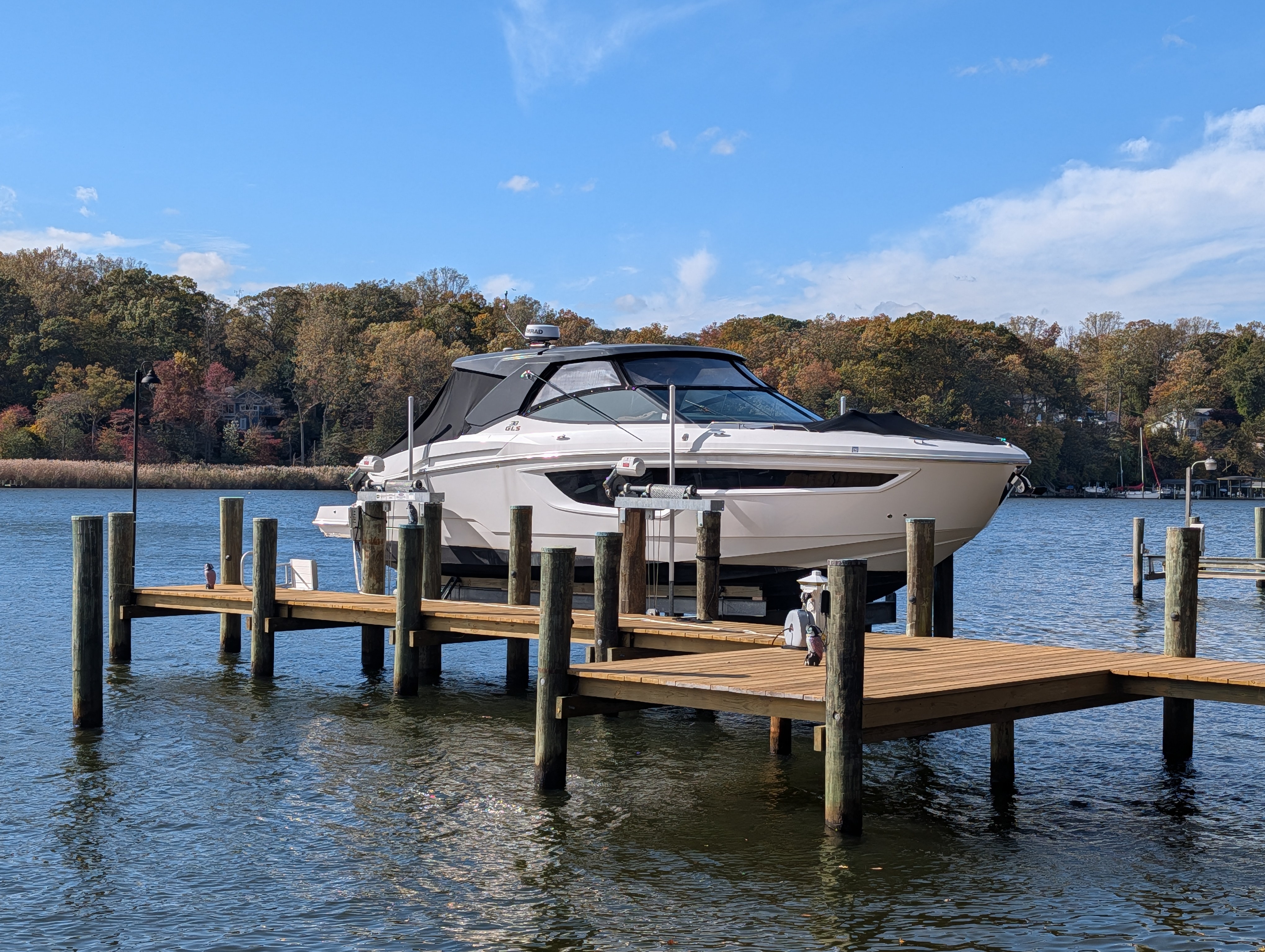 2021 Cruisers Yachts 38 GLS I/O in grasonville MD
