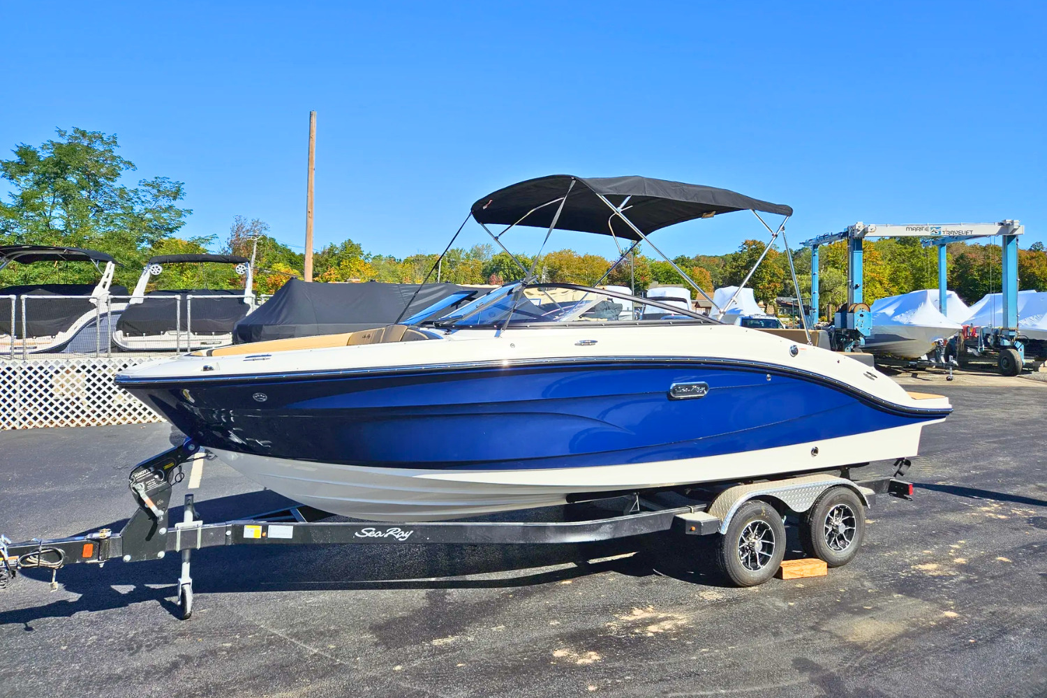 2026 Sea Ray SPX 210 Runabout Boat boat