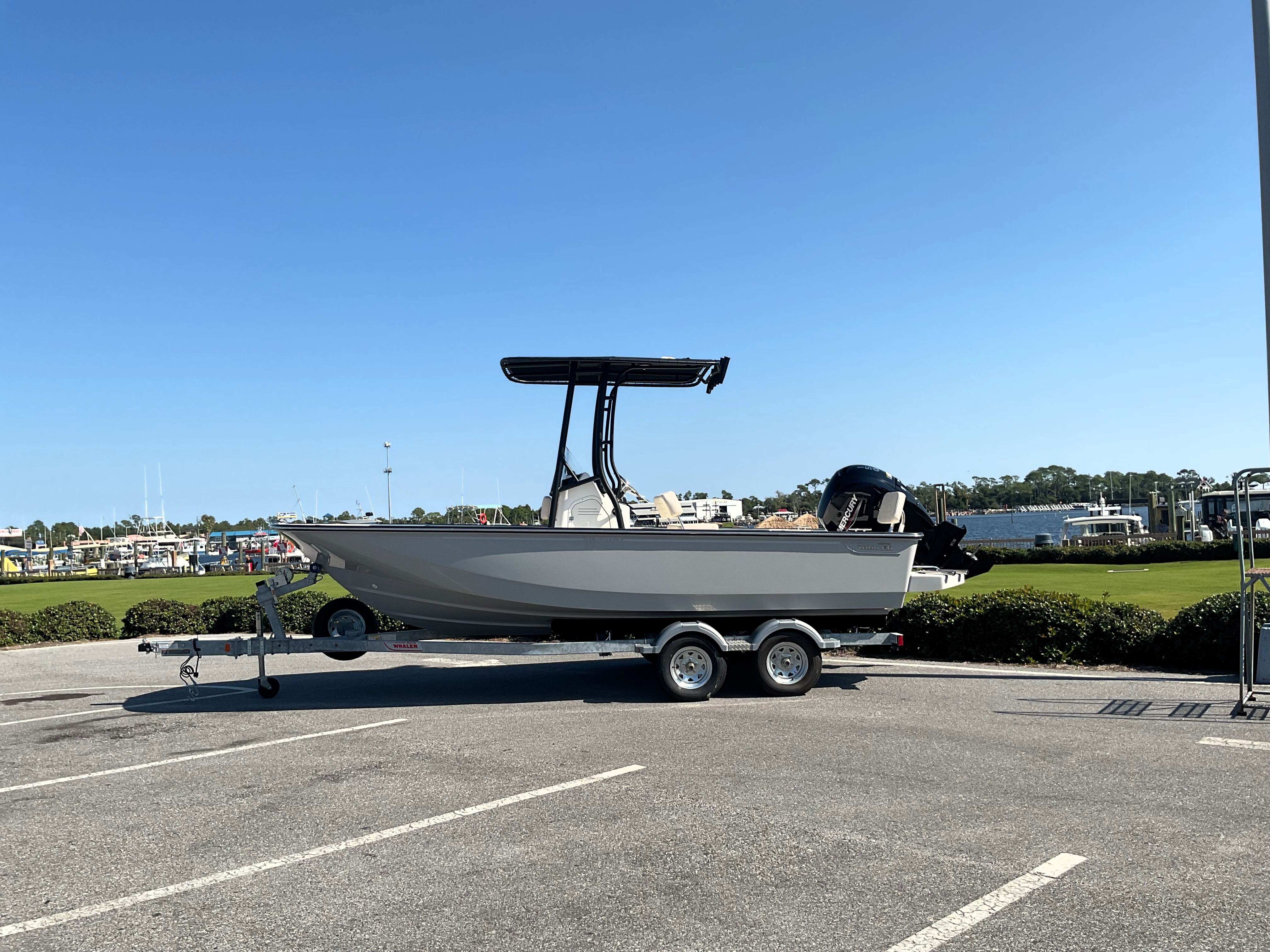 2026 Boston Whaler 190 Montauk Center Console Boat boat