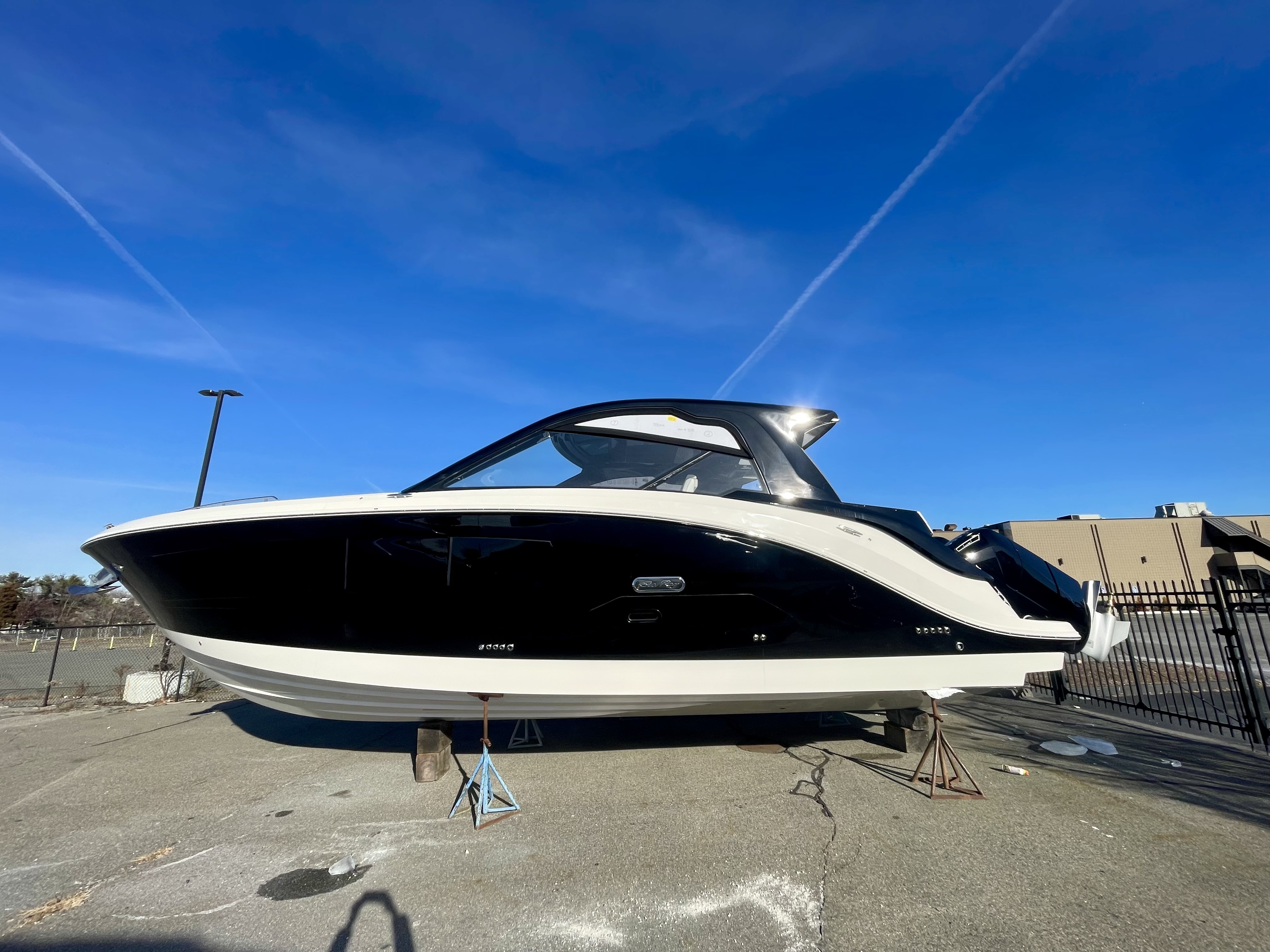 2026 Sea Ray Sundancer 370 Outboard 390 in danvers MA