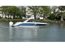 Sea Ray SDX 230 Surf Review image