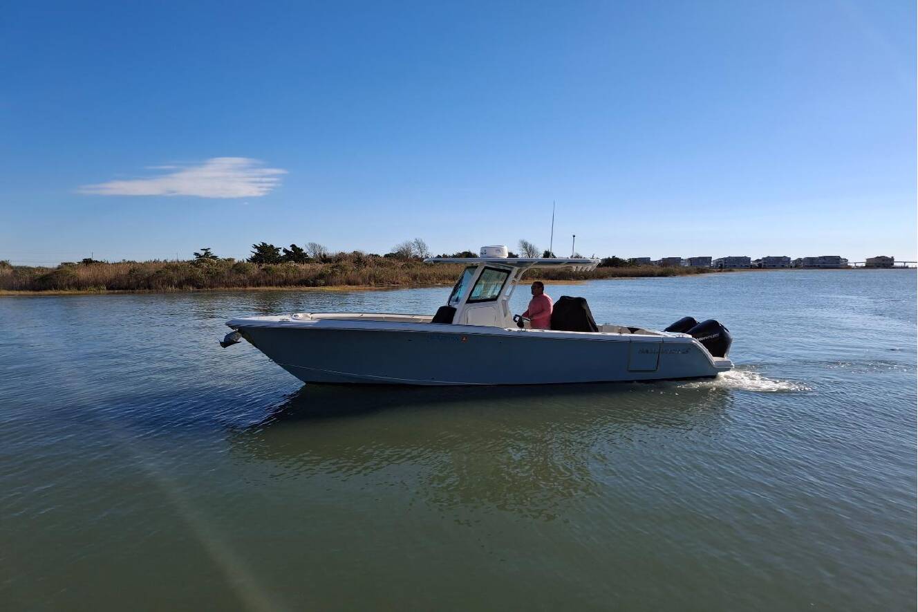 A photo of this 2022 Sailfish 272 CC