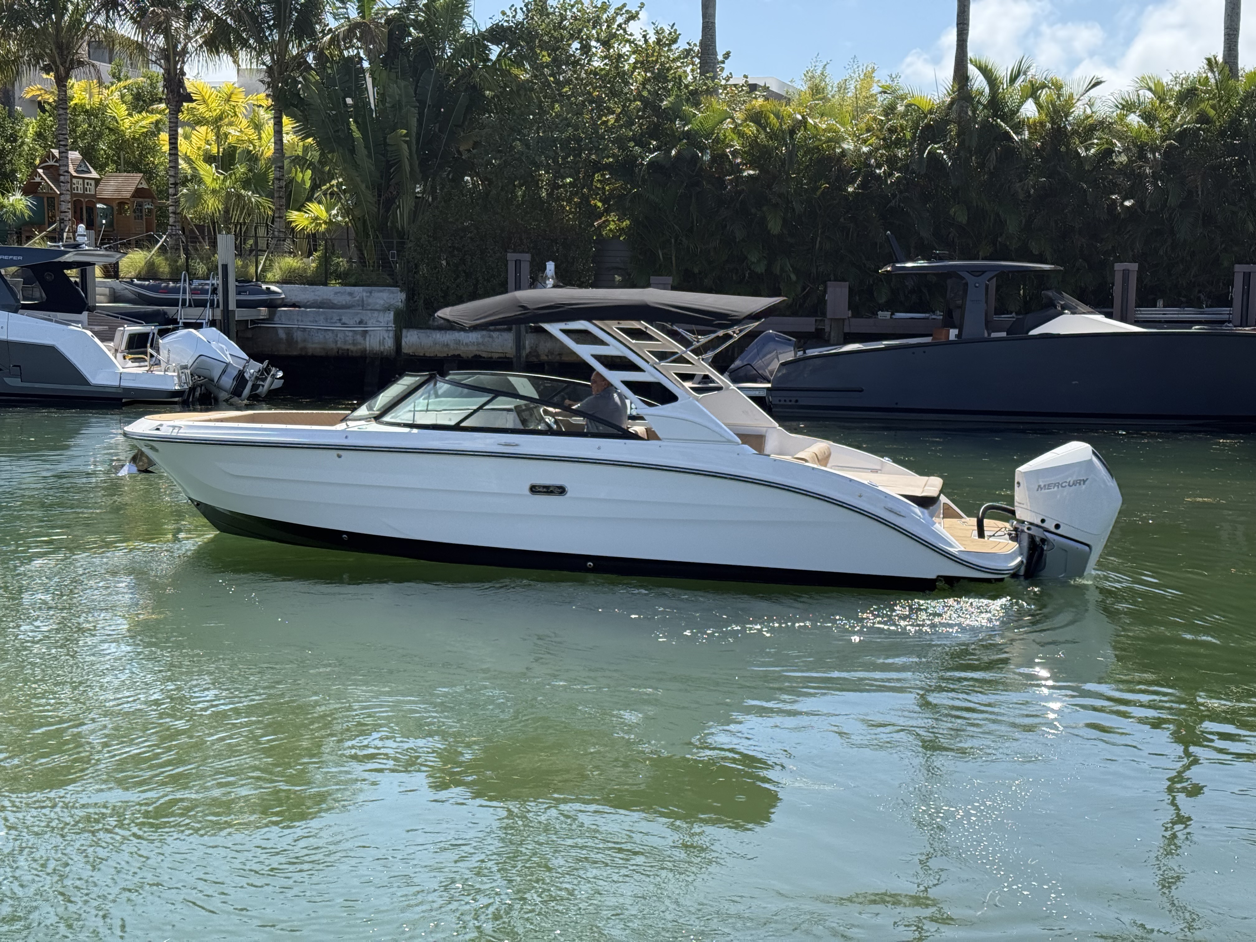 2026 Sea Ray SDX 270 Outboard 290 OUTBOARD in miami FL