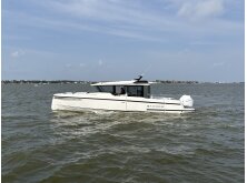 4 Amenity-Rich High-Performance Day Boats image