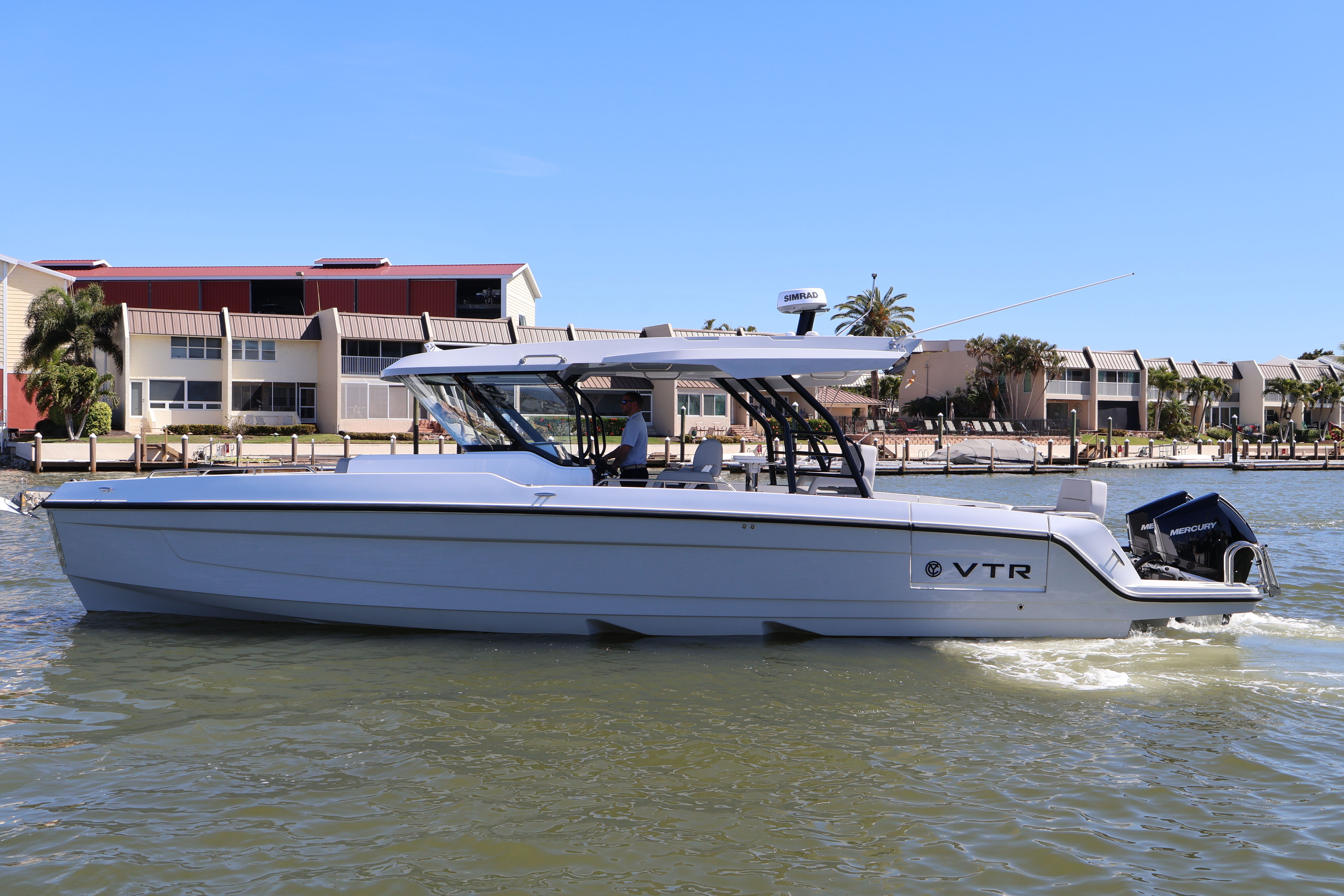 2026 Cruisers Yachts 38 VTR in naples FL